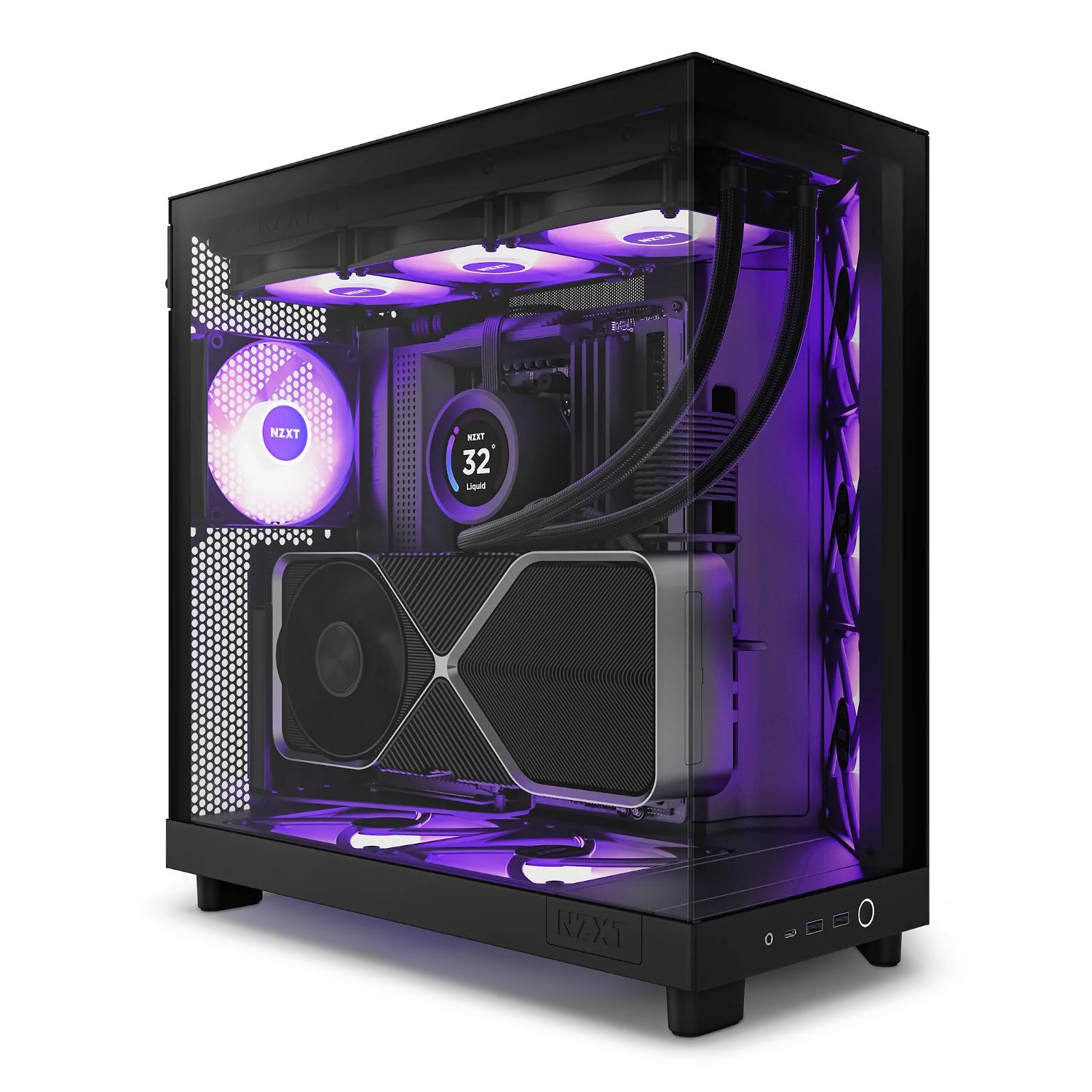 Una caja de computadora con iluminación púrpura. Tiene un panel lateral de vidrio, que revela componentes internos como una GPU, ventiladores y refrigerador líquido.