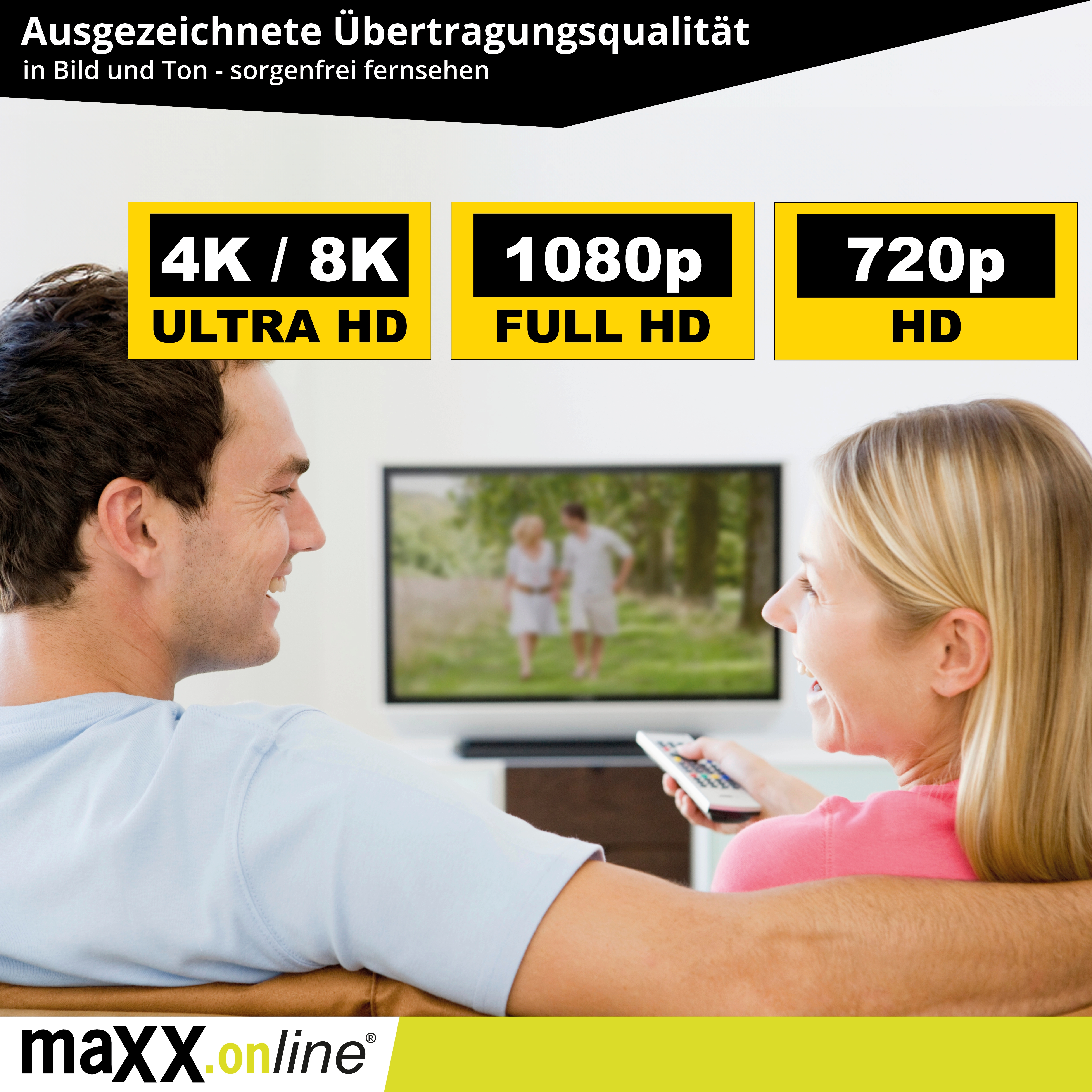 Ein Paar sieht fern. Der Bildschirm zeigt Leute. TV-Auflösungsoptionen: 4K/8K, 1080p, 720p. Das Logo ist maxx.online.