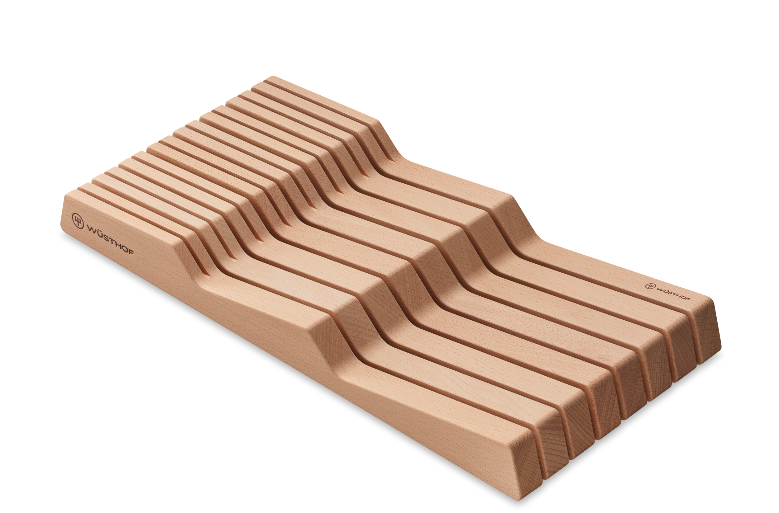 Messerblock aus Holz mit mehreren Schlitzen, abgewinkeltes Design, helle Holzfarbe, schwarzer Hintergrund.