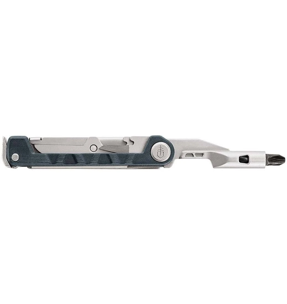 Ein Multitool mit grauem Metallkörper und dunkelblauem Griff. Es enthält einen Schraubendreher, ein Messer und andere Werkzeuge. Weißer Hintergrund.