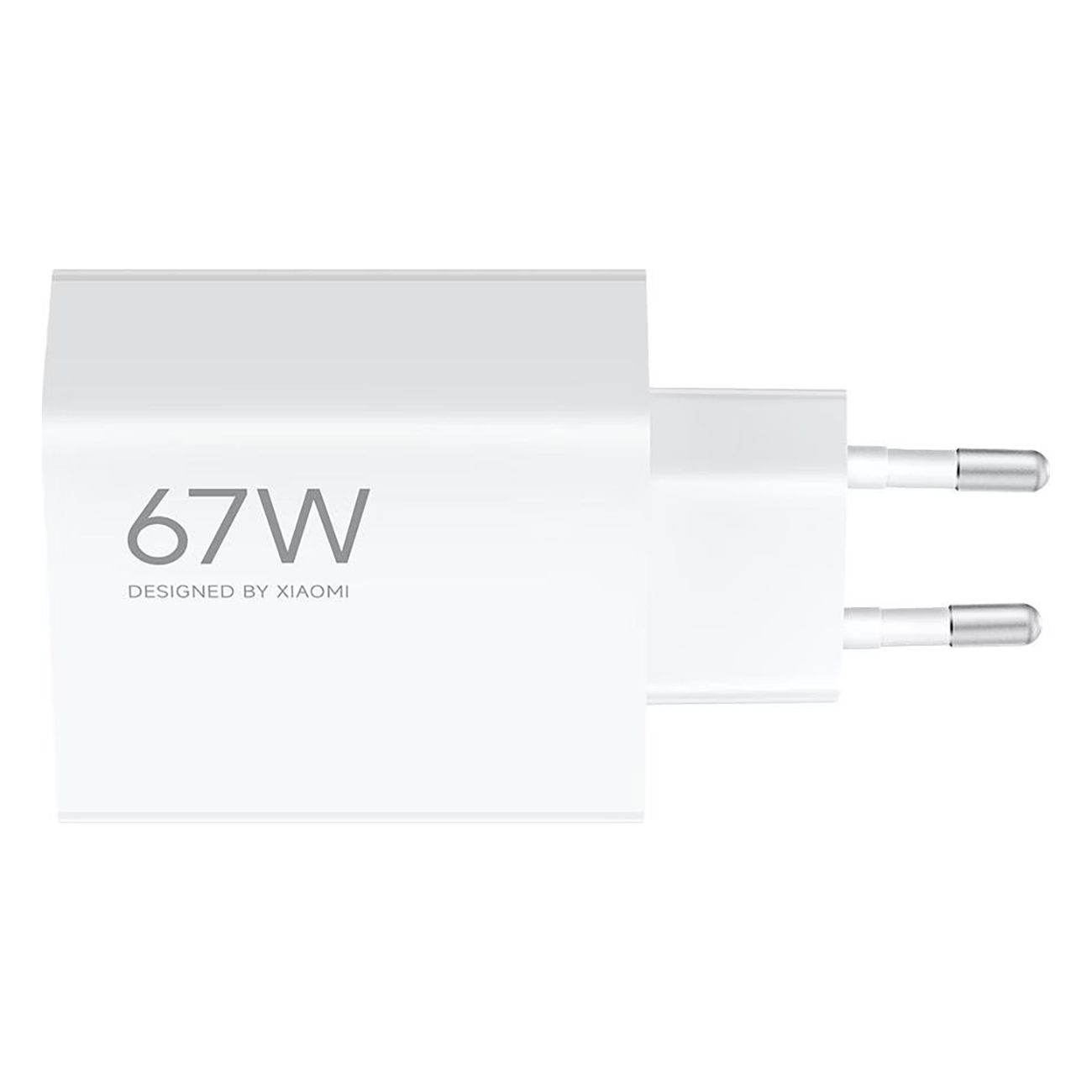 Biała ładowarka Xiaomi 67W na białym tle. Ma dwa bolce i napis '67W DESIGNED BY XIAOMI'.