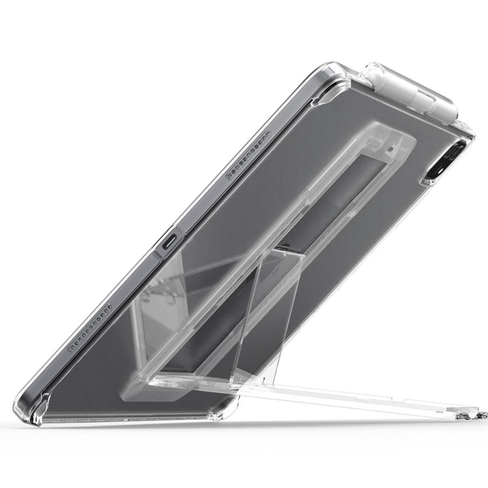 Una custodia trasparente per iPad con supporto integrato, angolato verso l'alto. Il supporto è anch'esso trasparente. L'iPad è argentato.