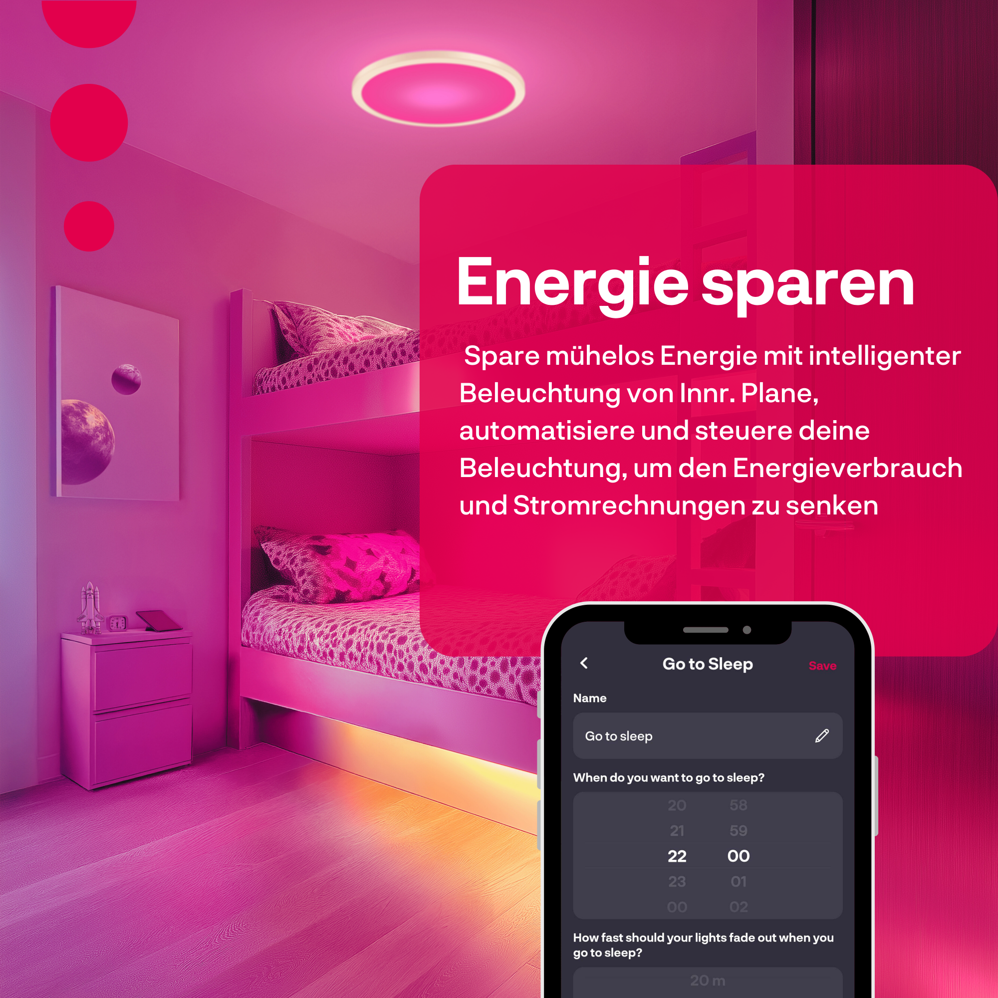 Rosa Schlafzimmer mit Etagenbetten, Telefon mit App-Oberfläche und Text zum Energiesparen.
