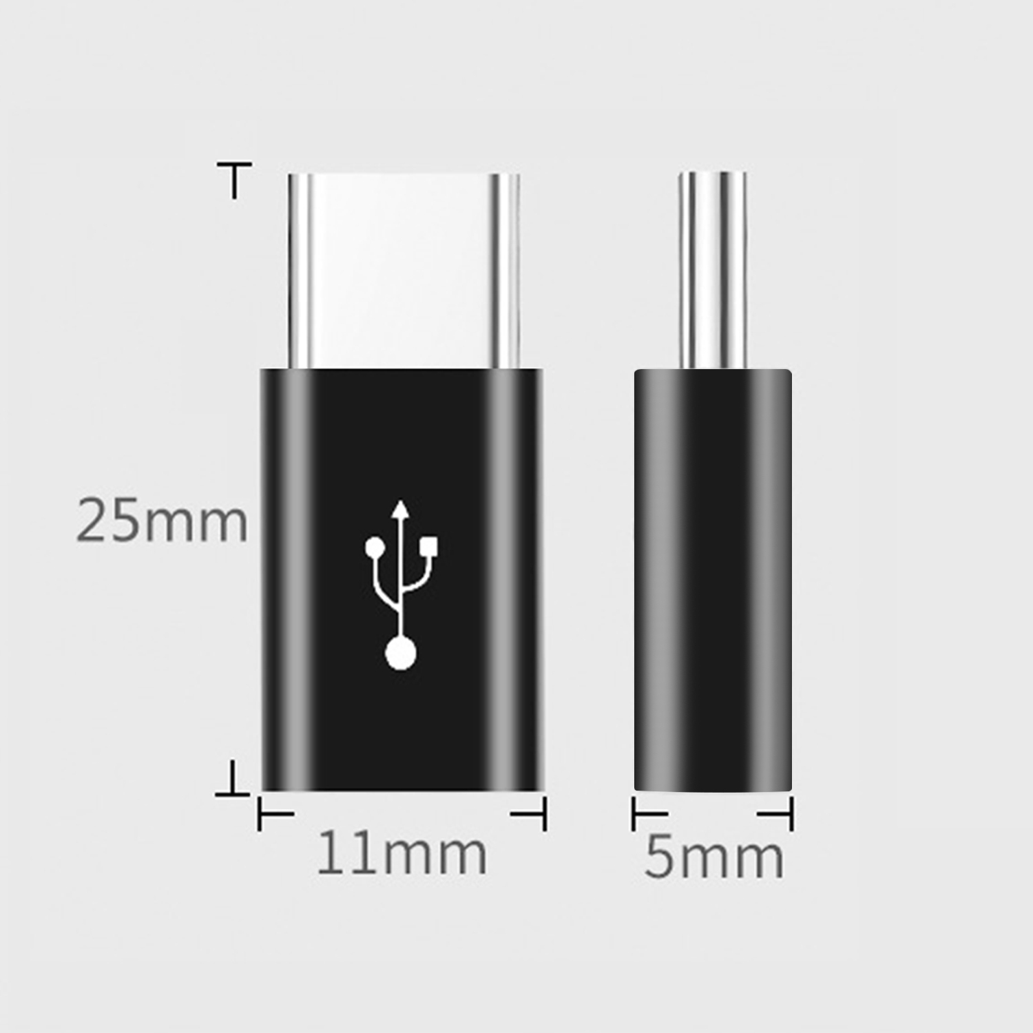 Schwarzer USB-C-Adapter mit weißem USB-Symbol. Silberner Metallstecker. Abmessungen: 25 mm x 11 mm, 5 mm. Weißer Hintergrund.
