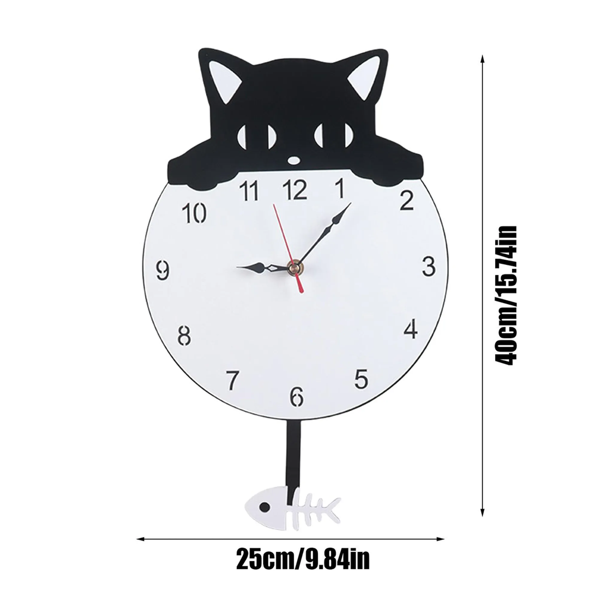 Eine katzenförmige Uhr mit schwarzem Katzenkopf oben. Hat ein weißes Zifferblatt mit schwarzen Zahlen. Fischförmiges Pendel.