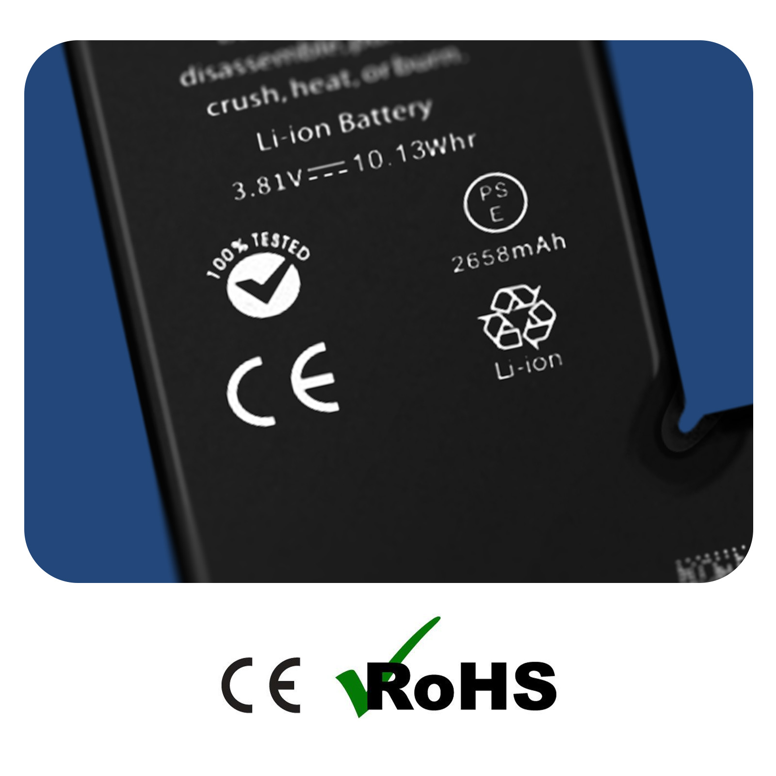 Nahaufnahme einer schwarzen Li-Ionen-Batterie. Text enthält Spannung, Kapazität, CE- und RoHS-Symbole und ein Recycling-Logo.