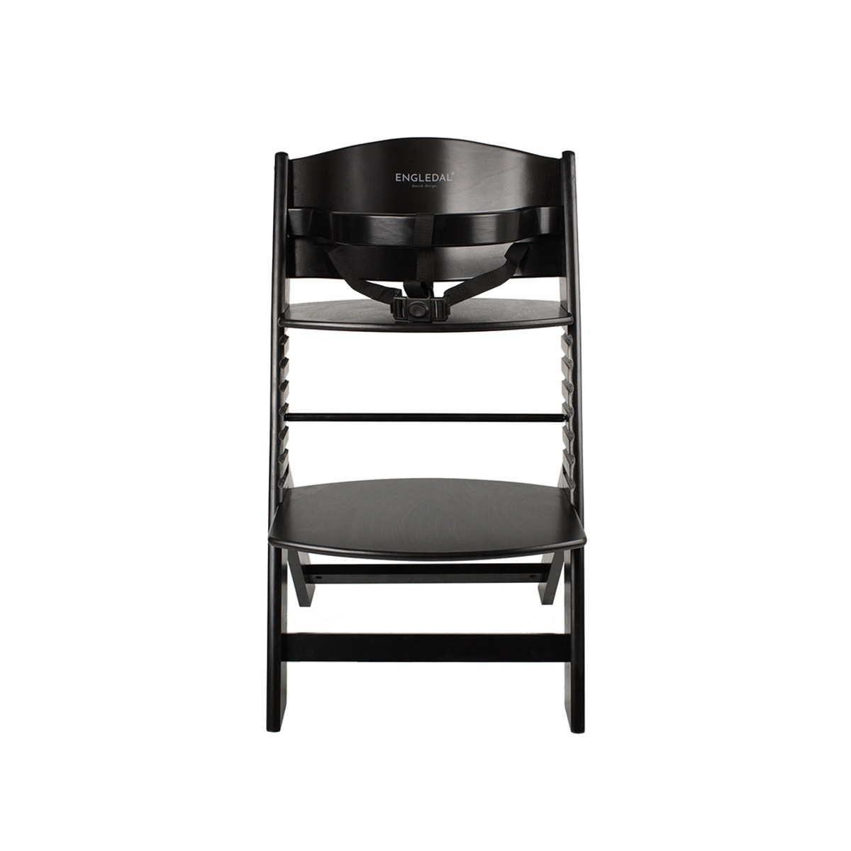 Una trona de madera negra con arnés de seguridad. La silla tiene respaldo, asiento y reposapiés. El nombre de la marca es visible.