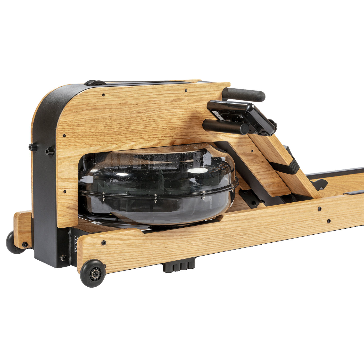 Ein Rudergerät aus Holz mit Wassertank. Es hat schwarze Akzente und Räder. Der Hintergrund ist weiß.