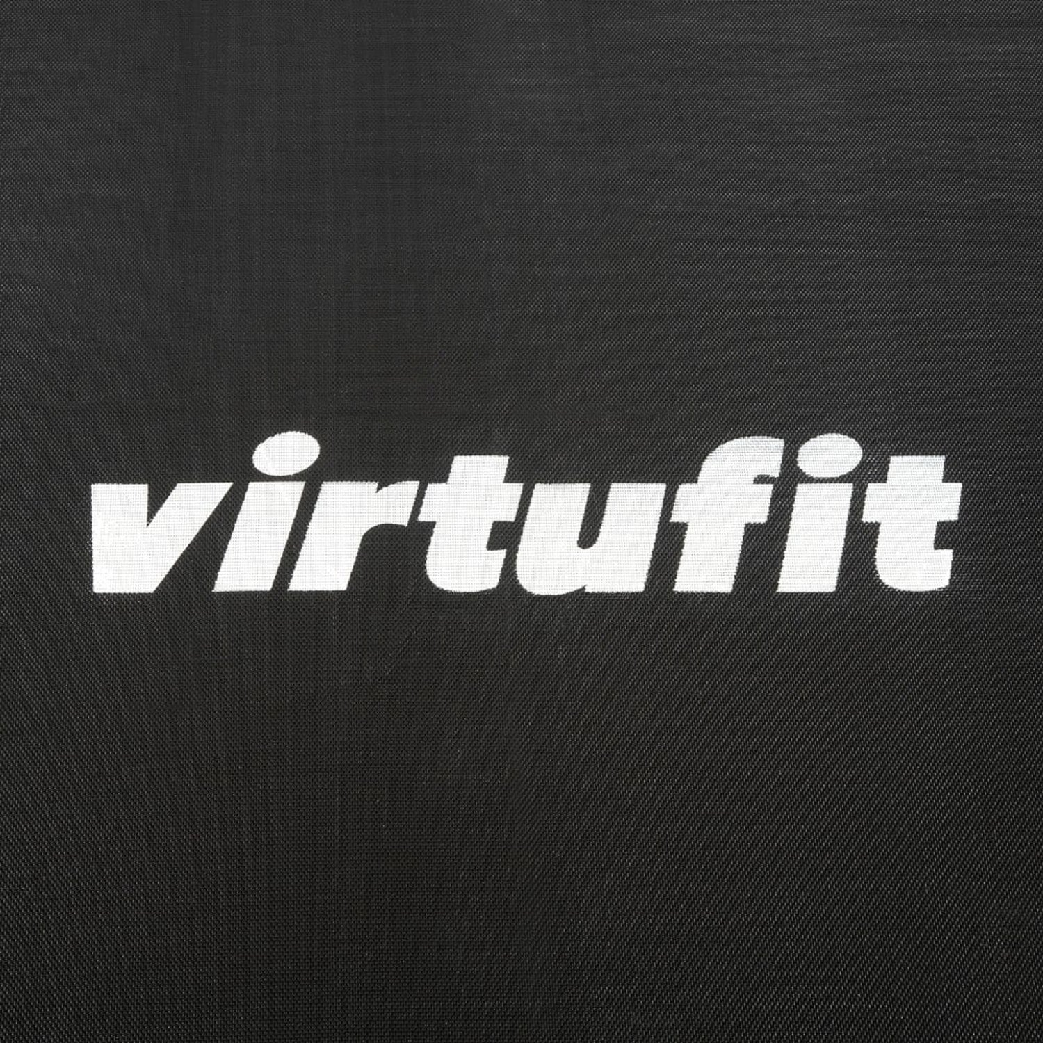 Das Bild zeigt das Wort 'virtufit' in weißer Schrift auf einem schwarzen, strukturierten Hintergrund. Die Schrift ist fett und serifenlos.