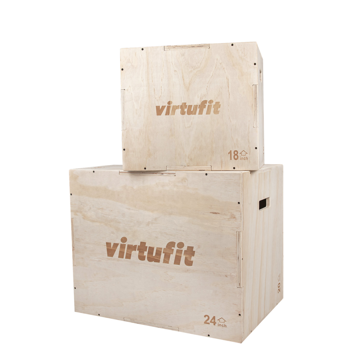 Zwei gestapelte hölzerne VirtuFit-Boxen. Die untere Box ist mit 24 Zoll beschriftet, die obere mit 18 Zoll. Beide sind hellbraun mit Logo.