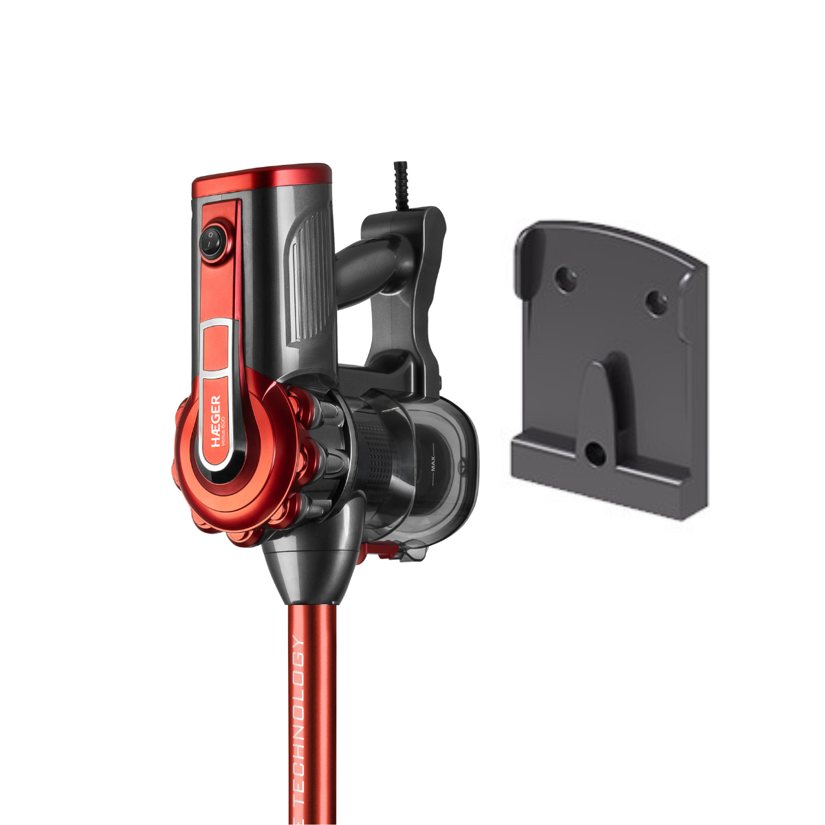 Czerwono-szary odkurzacz Häger ze stacją ładującą. Odkurzacz jest w pozycji pionowej, z długą rurą. Izolowany na białym tle.