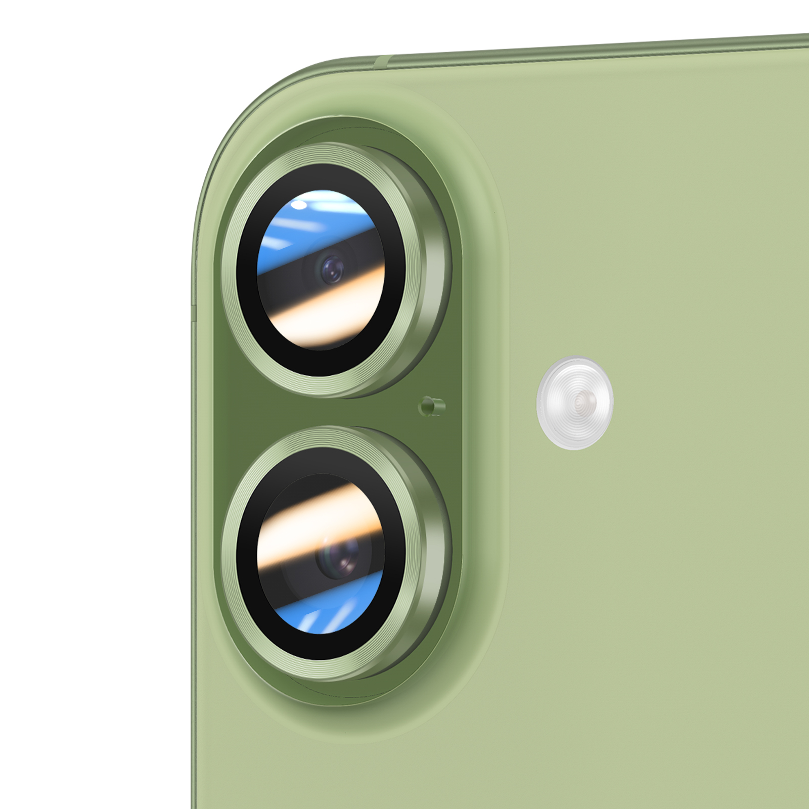 Close-up van de groene cameramodule van een telefoon met twee lenzen en een flitser. Lenzen reflecteren licht en omgeving.