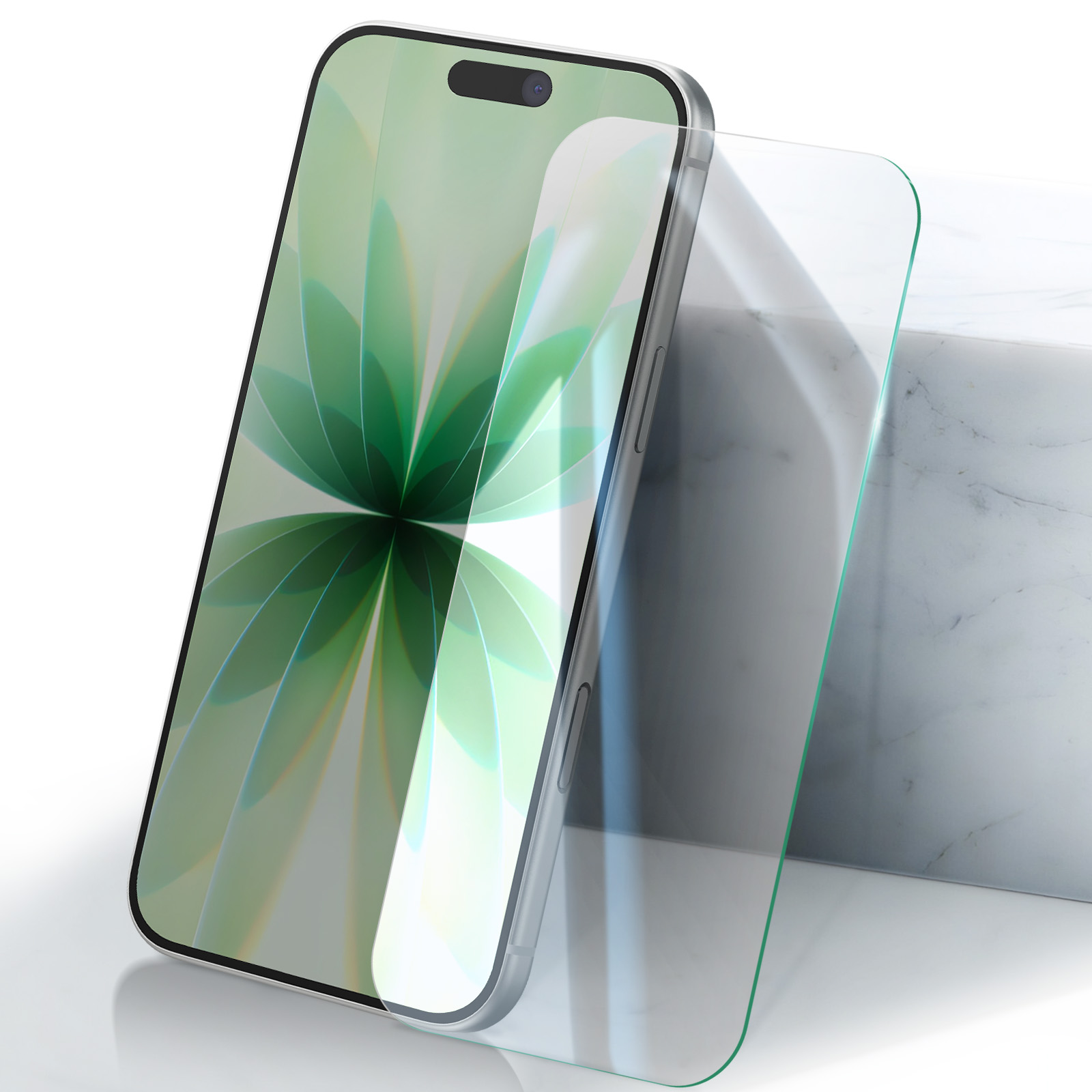 Uno smartphone con protezione schermo. Lo schermo mostra un design floreale verde. Il telefono è su una superficie bianca.