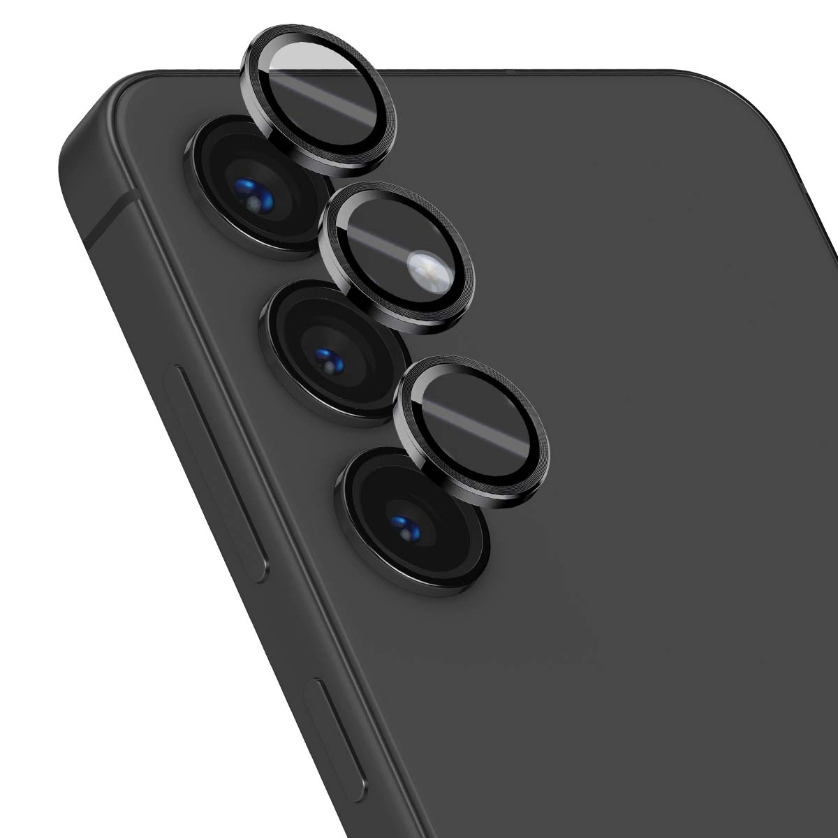 Close-up van een zwarte smartphone met meerdere cameralenzen en beschermhoezen. De lenzen zijn zwart met zilveren randen.