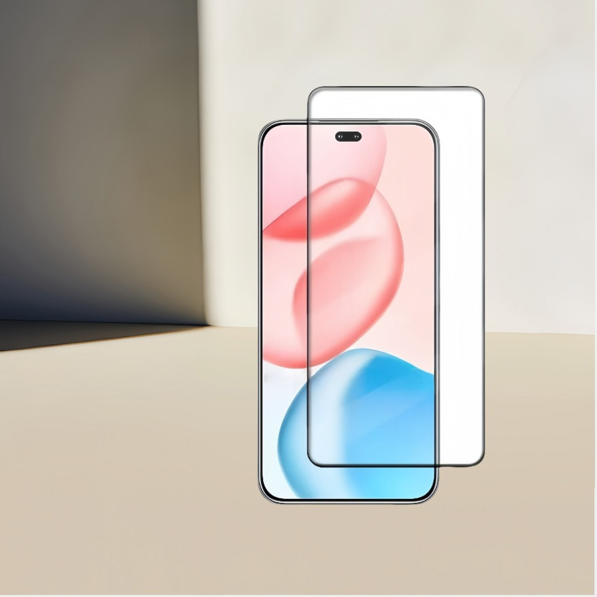 Uno smartphone con protezione schermo. Lo schermo mostra forme astratte rosa e blu. Un contorno bianco del telefono è dietro.