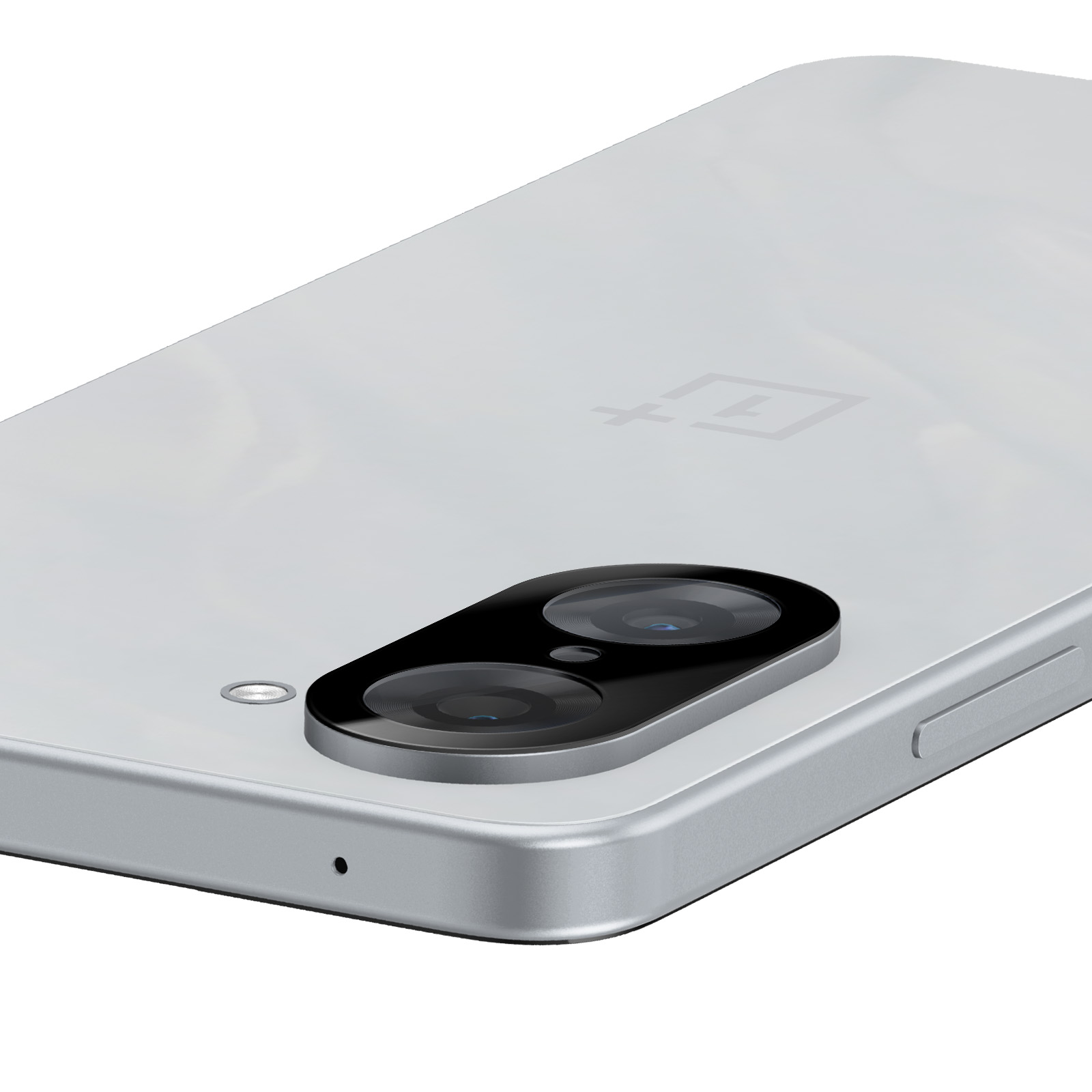 Primo piano di uno smartphone bianco con doppia lente nera. Il telefono ha una cornice argentata e un logo sul retro.