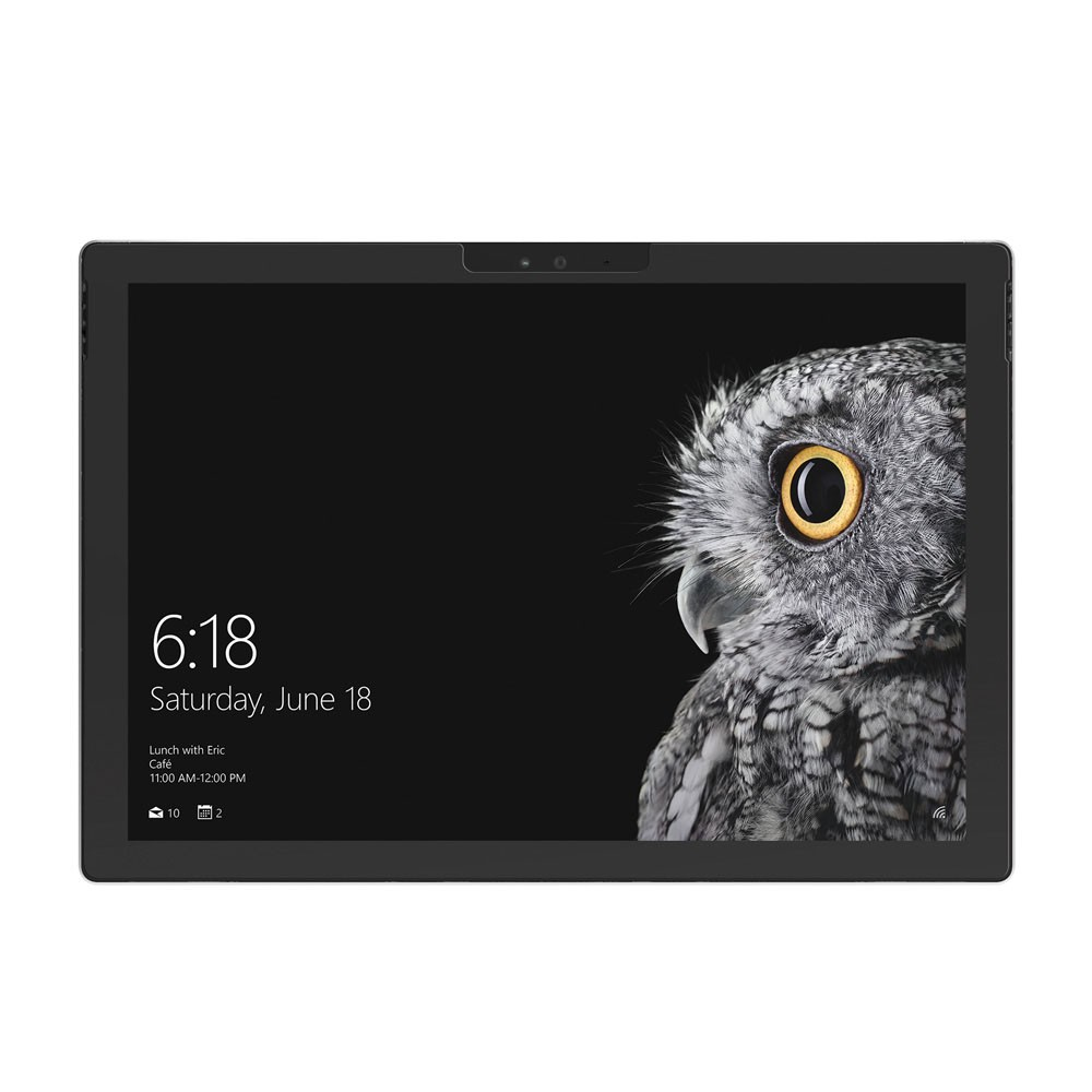 Lo schermo del tablet mostra un gufo. L'ora è 6:18, la data è il 18 giugno. Dettagli includono pranzo e icone per messaggi e calendario.