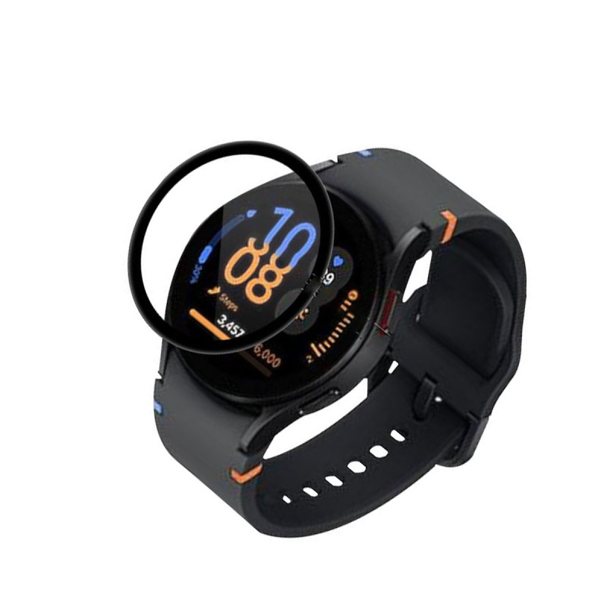È visualizzato uno smartwatch nero con un accento arancione. Lo schermo mostra ora, passi e dati di attività. Un anello protettivo è sospeso sopra.