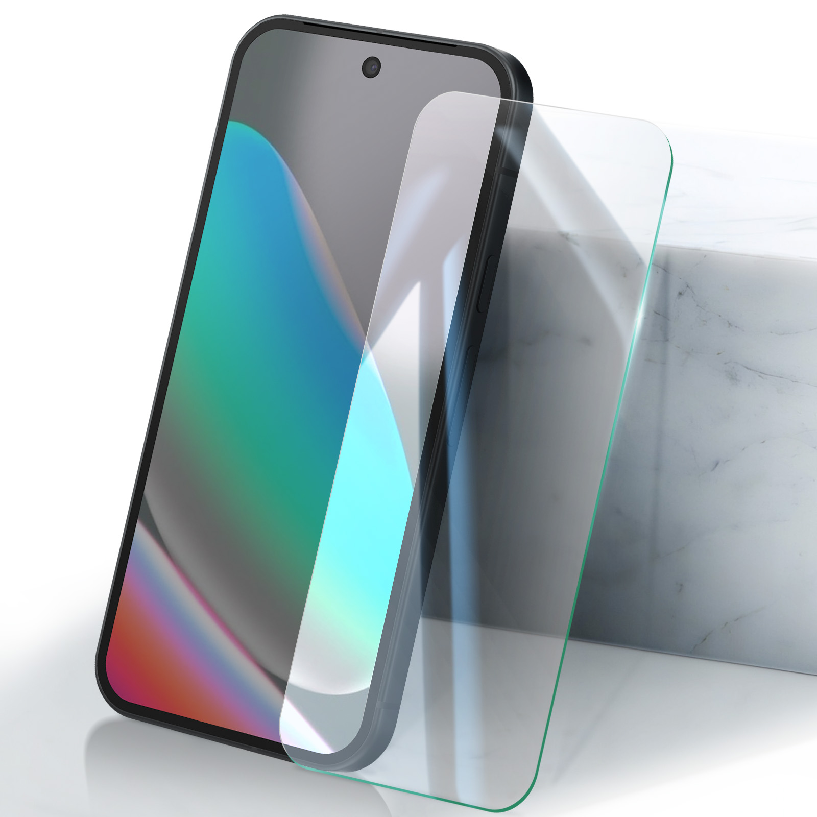 Un smartphone avec un protecteur d'écran. Le téléphone est noir avec un fond coloré. Un protecteur d'écran en verre est à côté.