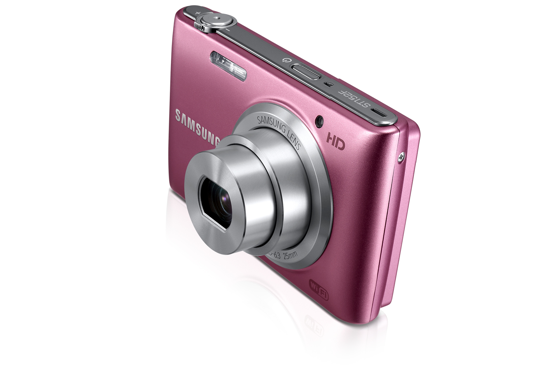 Fotocamera Samsung rosa su bianco. L'obiettivo è argentato e il corpo è rosa. Il nome del marchio è visibile.
