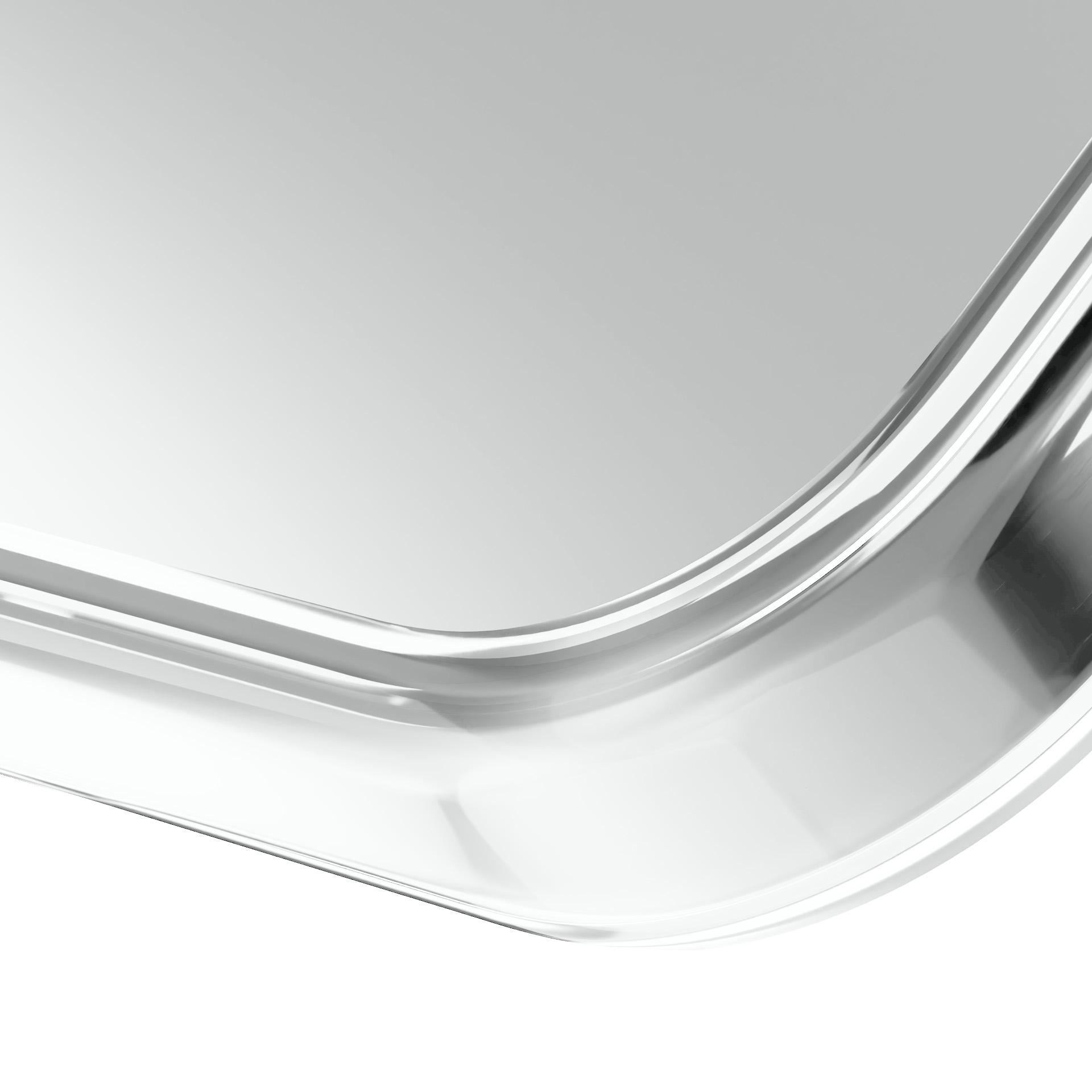 Immagine astratta con linee argentate curve e riflettenti su sfondo bianco, creando profondità e forma.