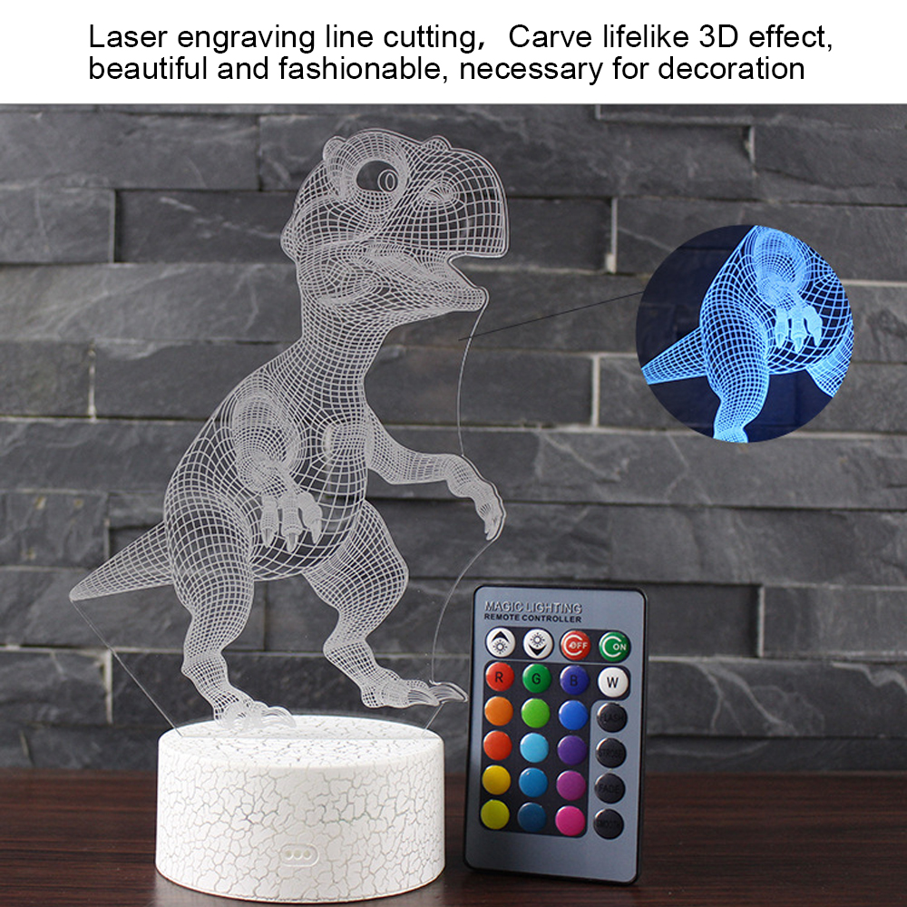 Eine 3D-Draht-Dinosaurier-Lampe auf einem rissigen Sockel mit Fernbedienung. Eine Nahaufnahme zeigt ein blau beleuchtetes Bein.