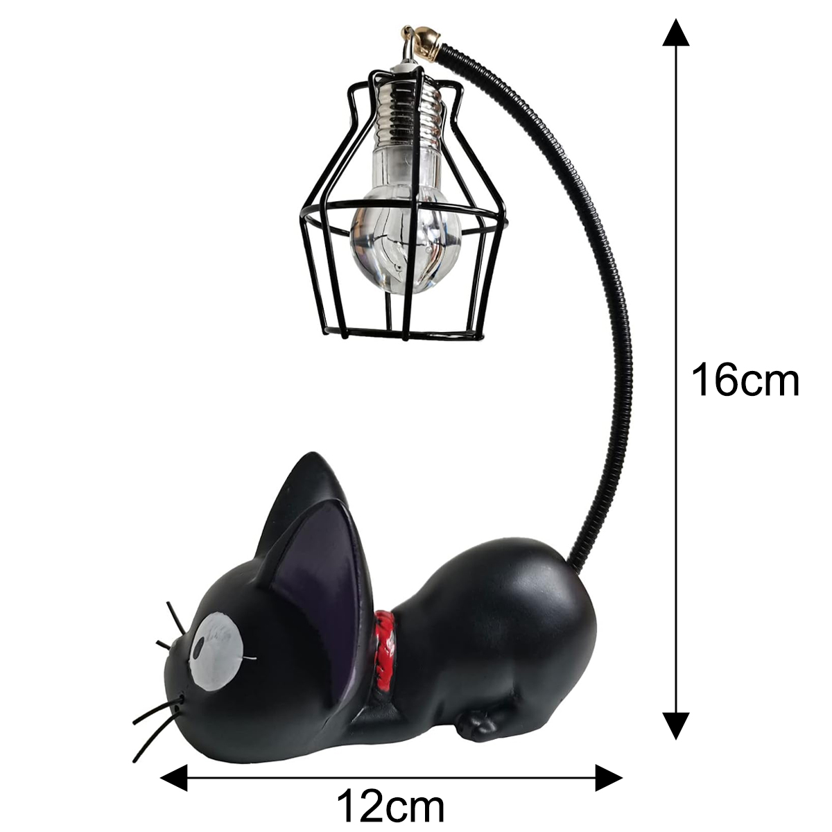 Eine schwarze Katzenlampe mit einer vergitterten Glühbirne. Sie hat ein rotes Halsband und ist 16 cm hoch und 12 cm lang.