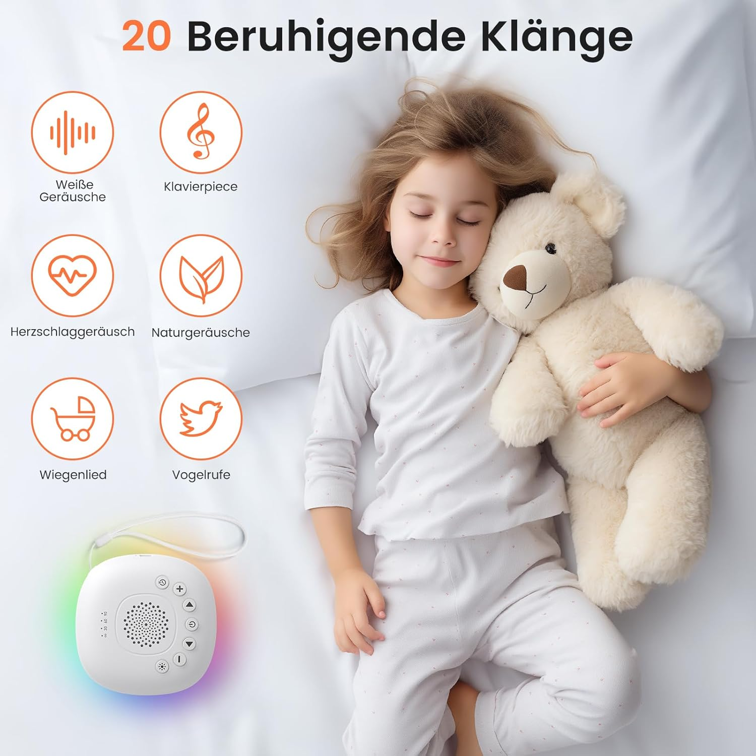 Ein Kind im Schlafanzug schläft, umarmt einen Teddybären. Text erwähnt beruhigende Klänge. Eine Soundmaschine mit bunten Lichtern ist vorhanden.