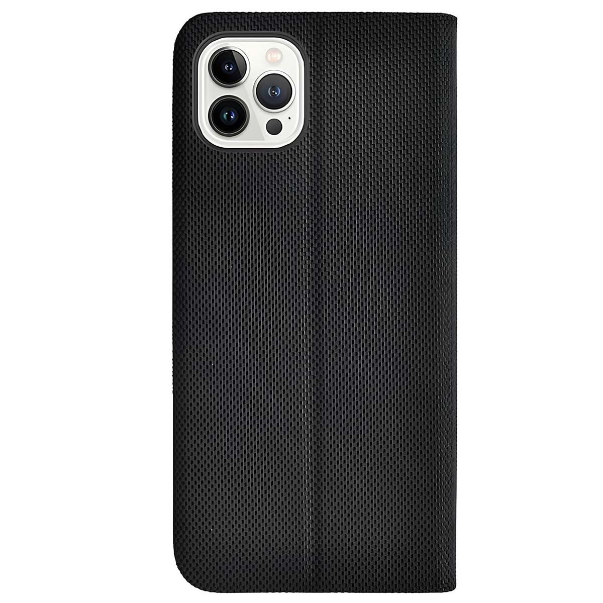 Custodia nera per telefono con ritagli per fotocamera. Superficie strutturata. Orientamento verticale. Sfondo bianco.
