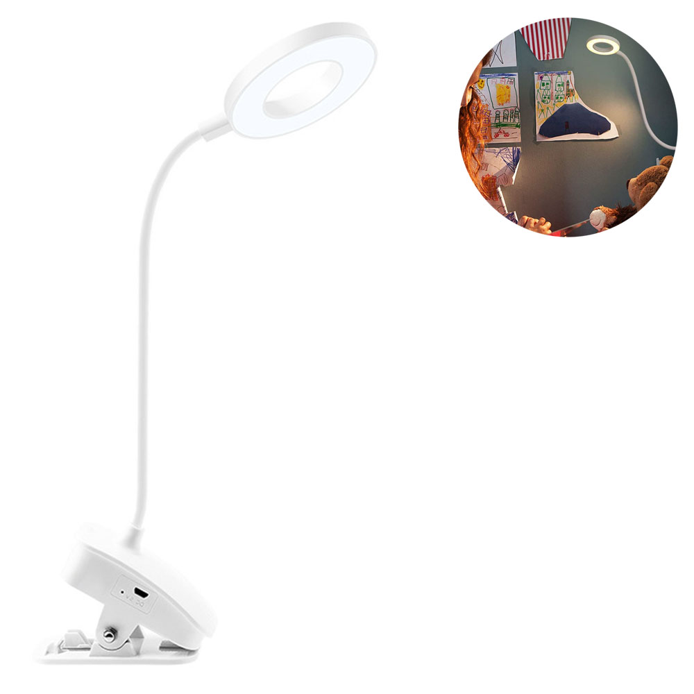 Eine weiße Schreibtischlampe mit rundem Leuchtkopf. Sie ist an etwas befestigt. Ein kleineres inset Bild zeigt einen Kinderschreibtisch.