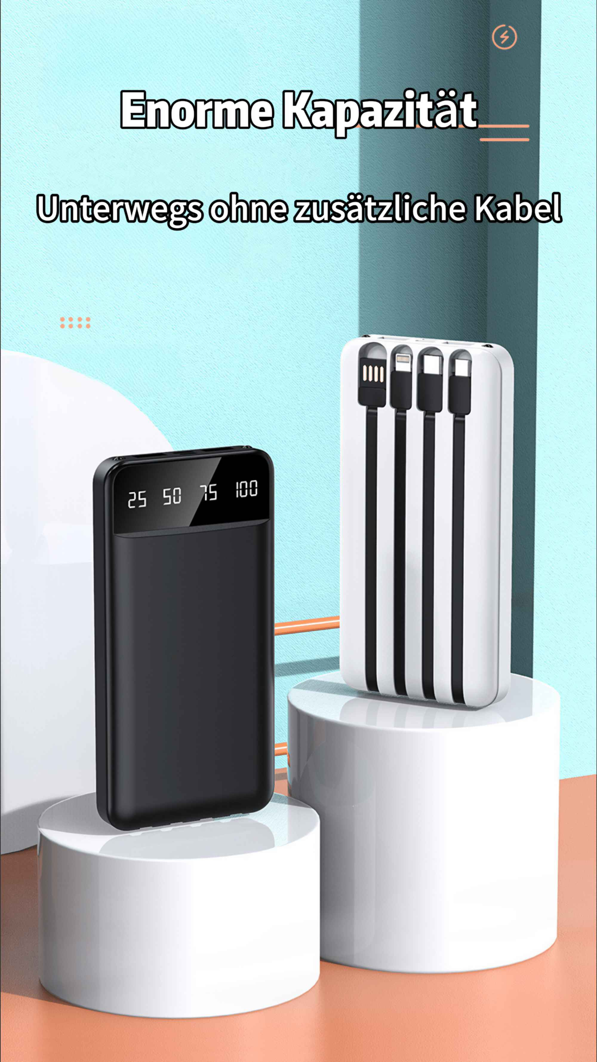 Eine schwarze Powerbank und eine weiße Powerbank mit Kabeln auf weißen zylindrischen Ständern. Text auf Deutsch oben.
