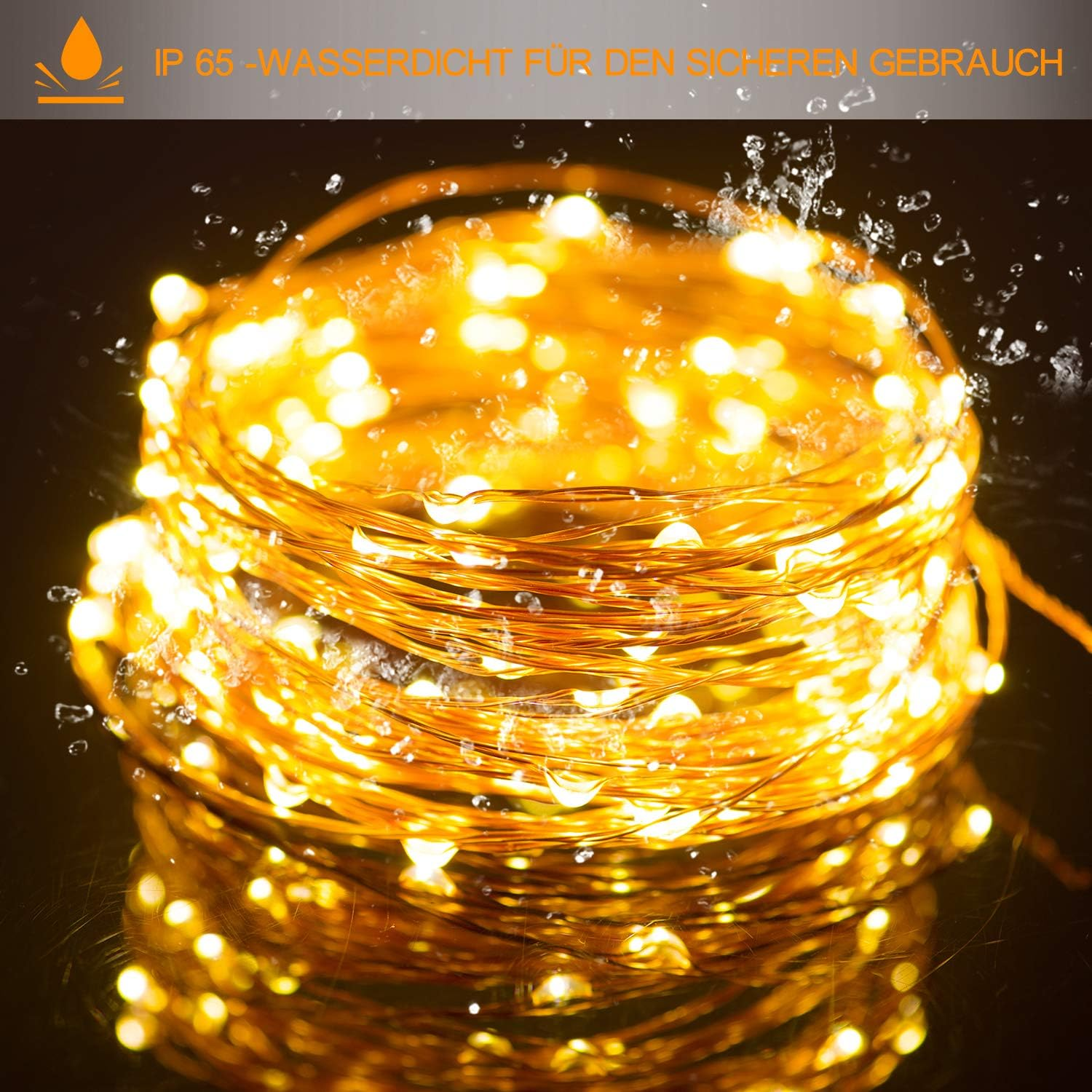 Goldene Lichterkette, gewickelt, mit Wassertropfen, auf reflektierender Oberfläche. Text: IP65-wasserdicht für sicheren Gebrauch.
