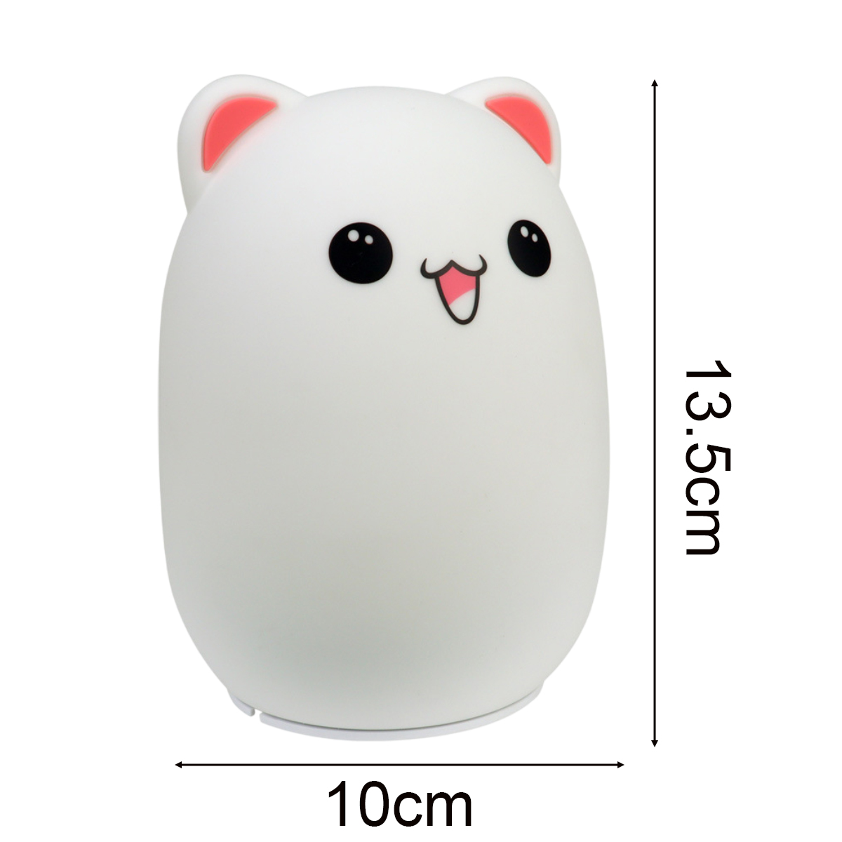 Ein weißes, katzenförmiges Nachtlicht mit rosa Ohren und Mund, schwarzen Augen. Maße sind 10 cm breit und 13,5 cm hoch, vor weißem Hintergrund.