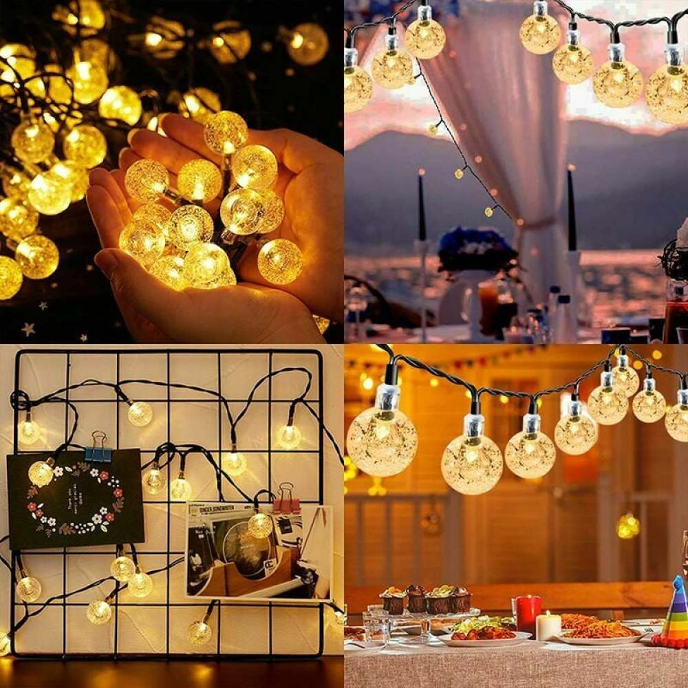 Das Bild zeigt dekorative, warme Lichter. Einige sind in Händen, an einem Draht und in einer Partyumgebung mit Essen und Dekorationen.