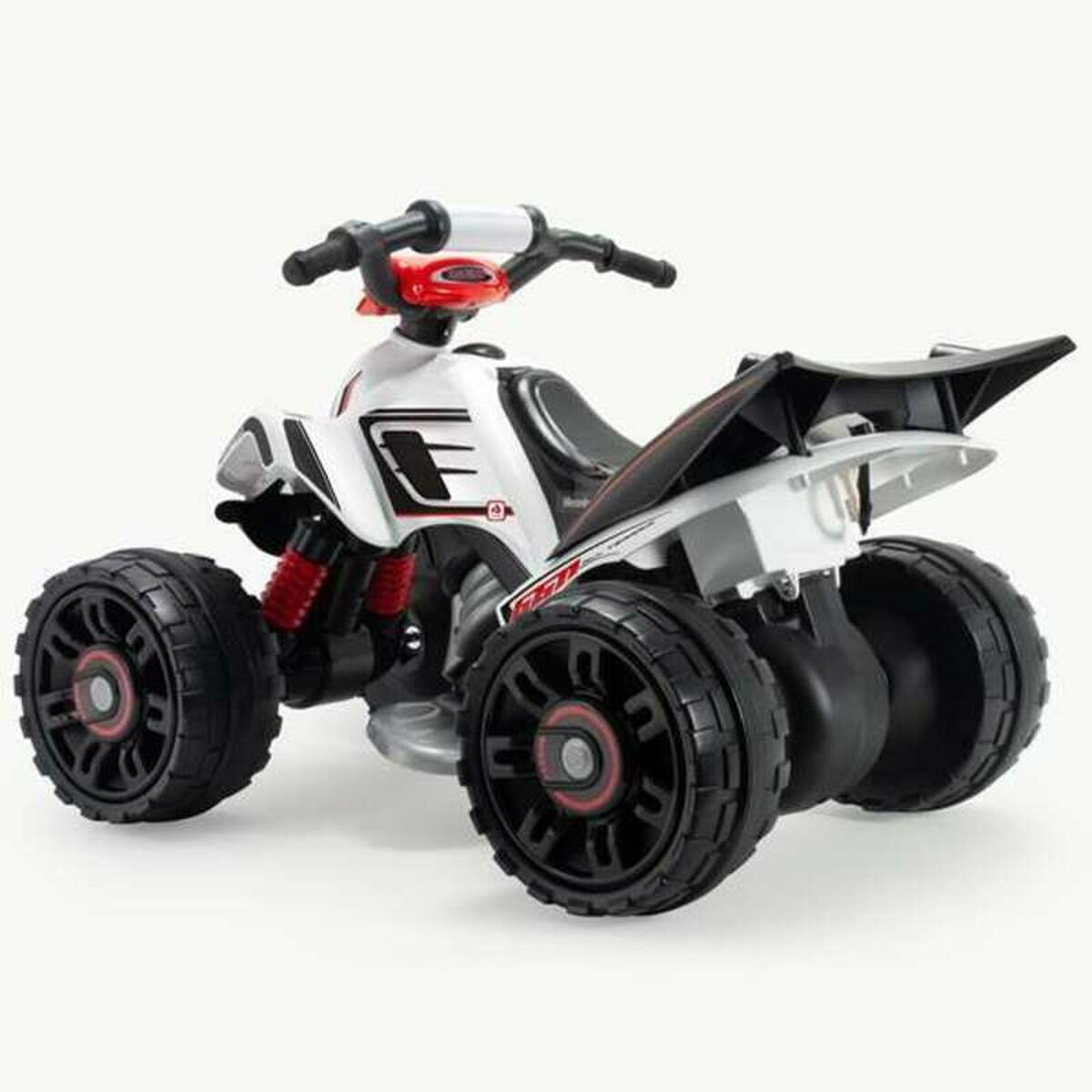Un ATV de juguete blanco y negro con ruedas negras y detalles rojos, sobre una superficie blanca, aislado.
