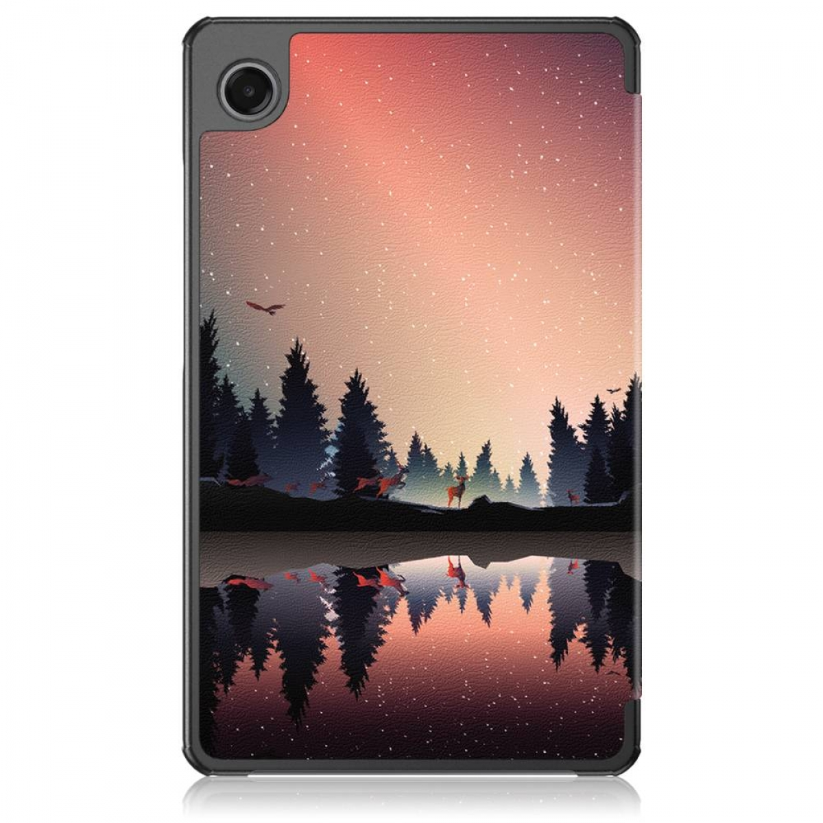 Tablet-Hülle mit Waldszene. Silhouette von Bäumen und Hirschen vor sternenklarem Himmel. Spiegelung in einem See unten.