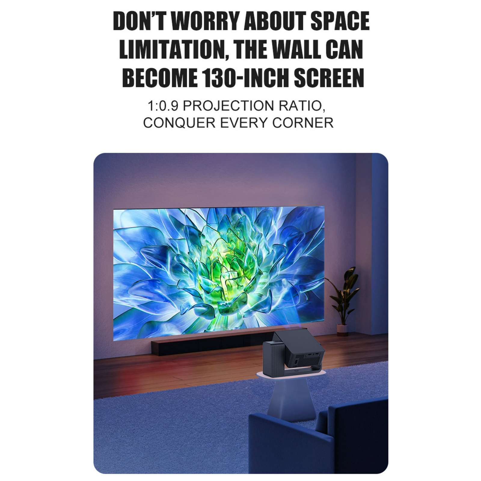 Ein Projektor zeigt ein Blumenbild an der Wand. Ein kleiner Tisch hält den Projektor vor einem blauen Teppich.