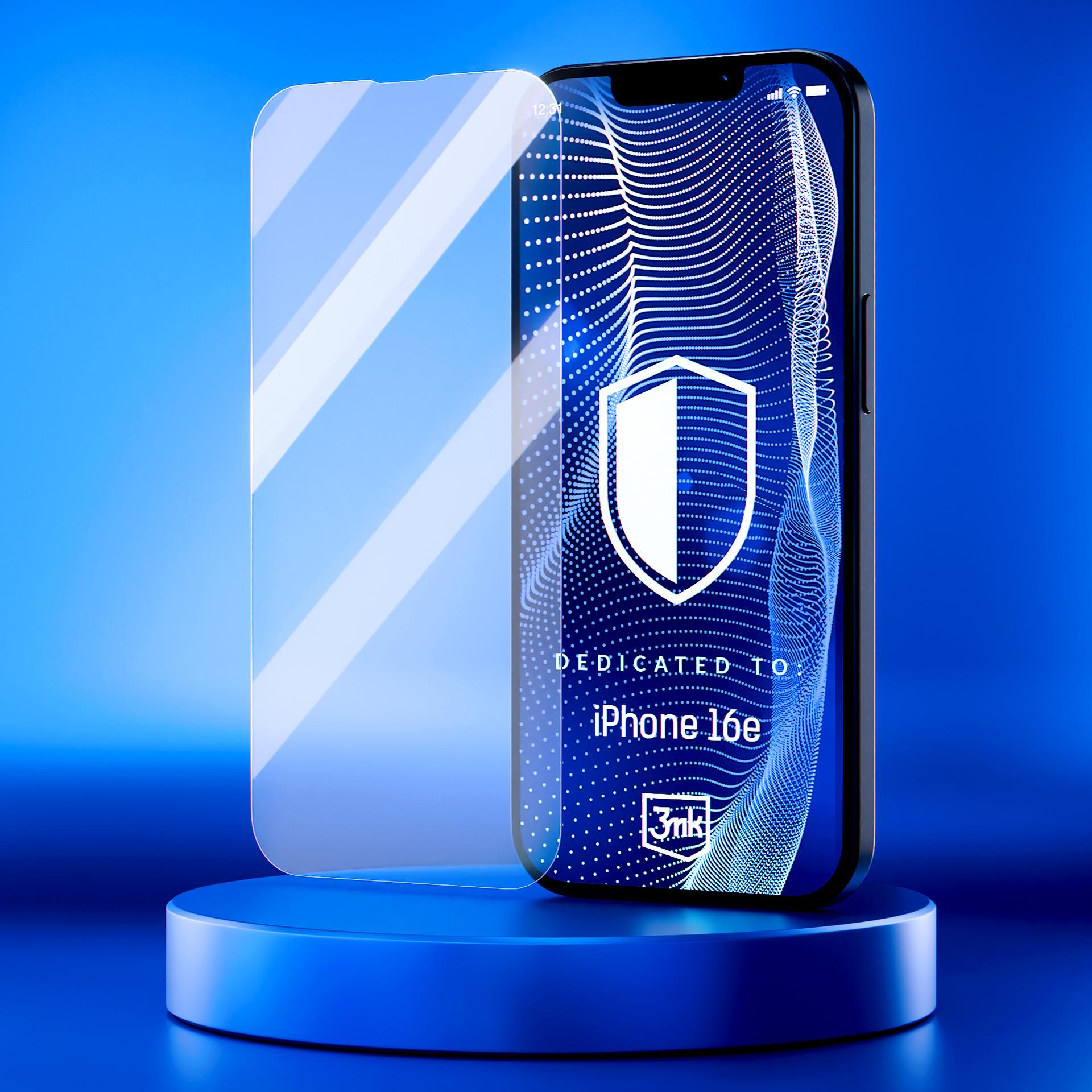 Un telefono e una protezione schermo su un piedistallo blu. Il telefono mostra uno scudo e testo per iPhone 16e.