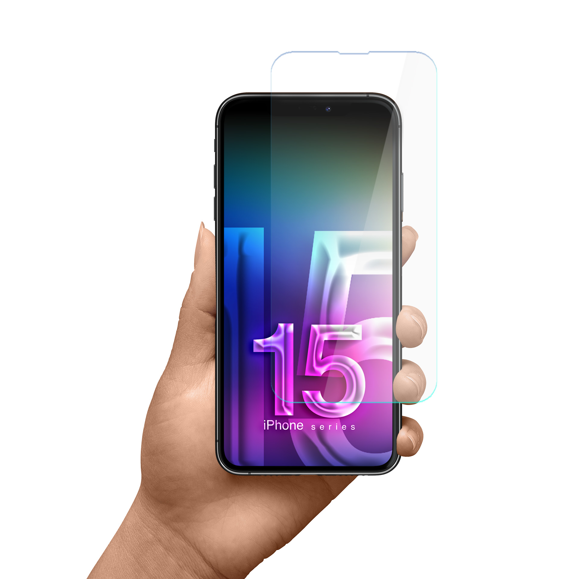 Una mano che tiene un iPhone 15 nero con protezione schermo. Sfondo bianco.