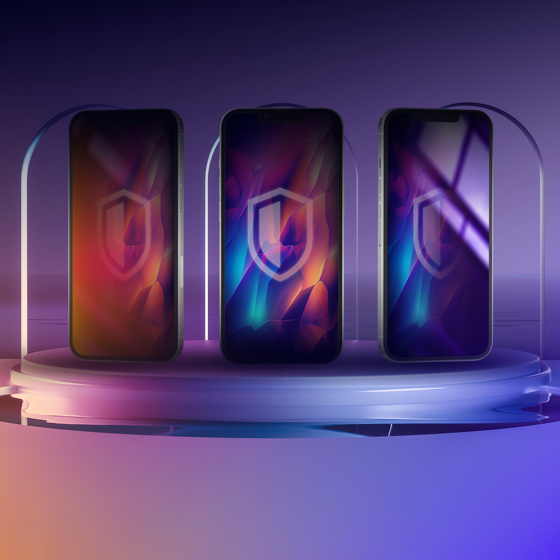 Tre smartphone su una piattaforma. Ognuno mostra un'icona a scudo su uno sfondo astratto colorato.