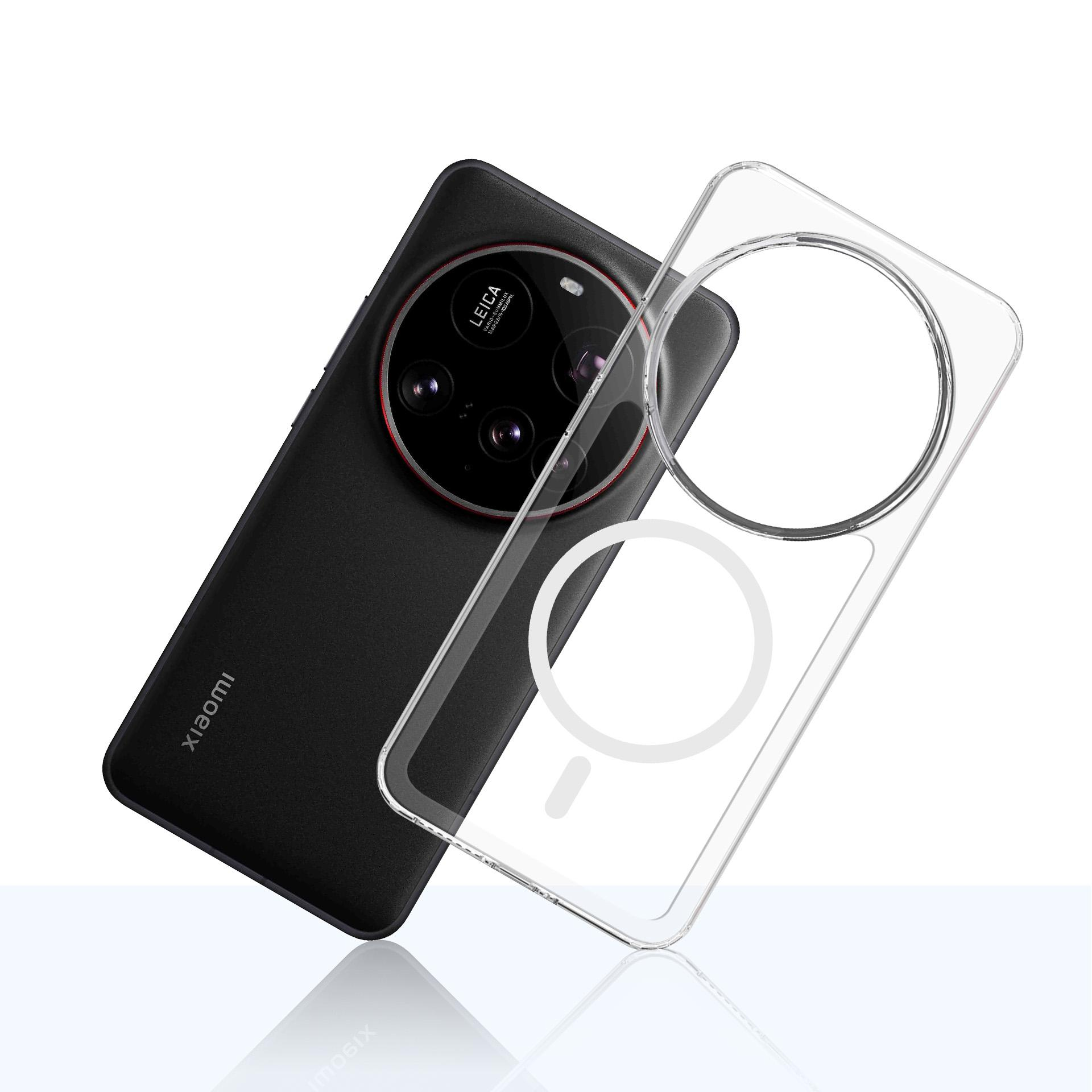 Czarny telefon Xiaomi z przezroczystym etui. Telefon ma obiektywy aparatu Leica. Etui ma okrągłe wycięcie na aparat.