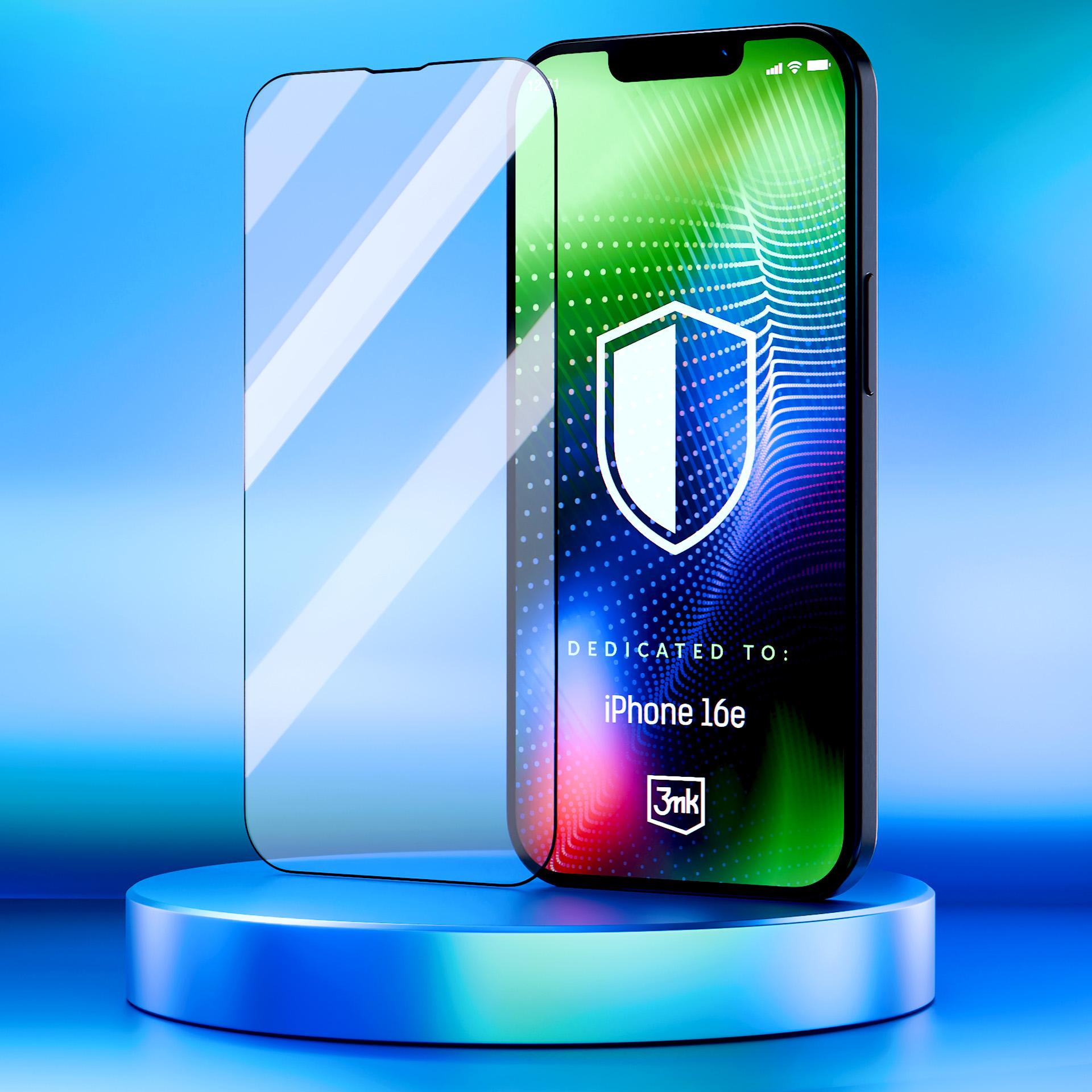 Un iPhone con protezione schermo su un supporto blu. Il telefono mostra uno scudo e il testo: iPhone 16e.