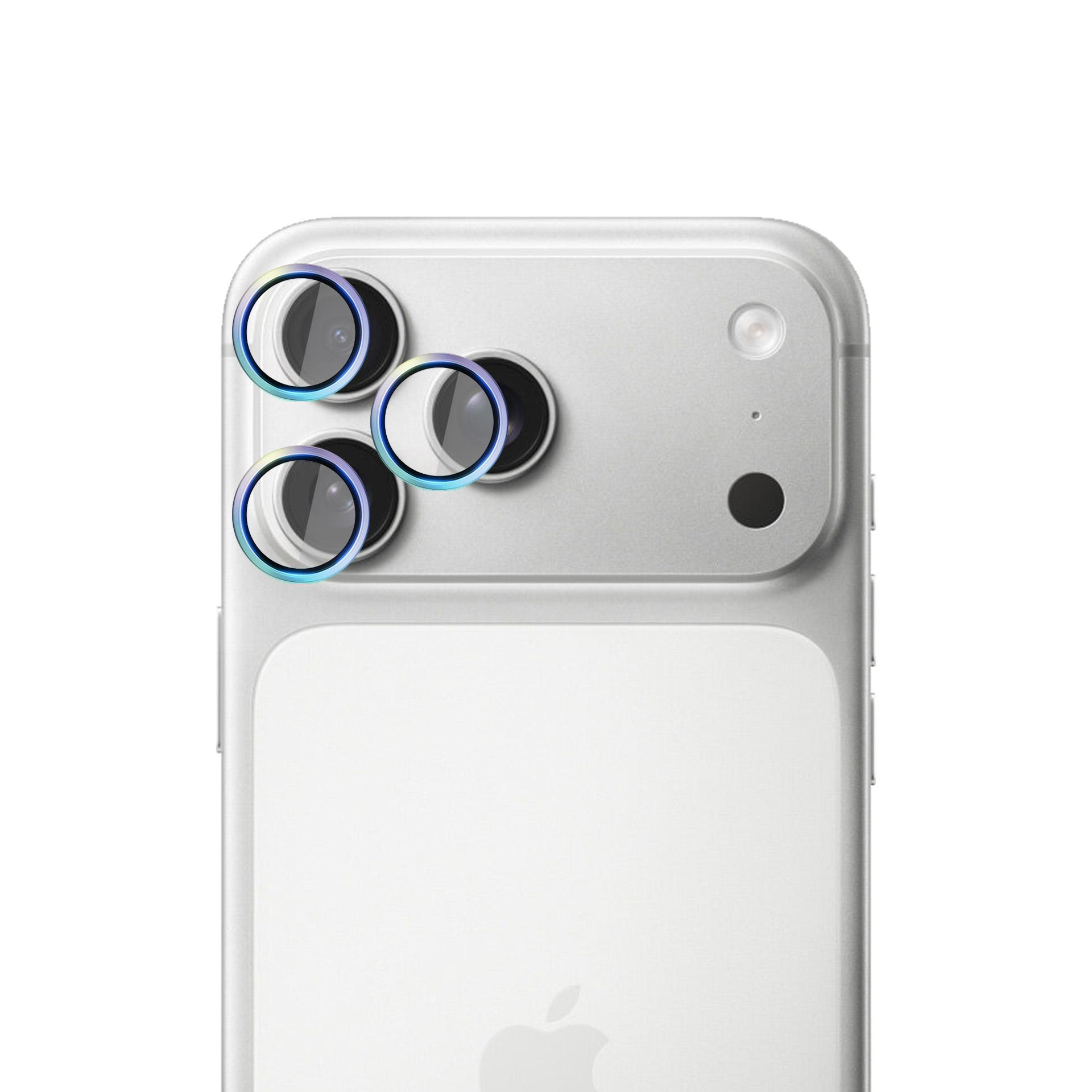 Vista posteriore di un iPhone argentato con tre protezioni per lenti della fotocamera installate. Logo Apple visibile.