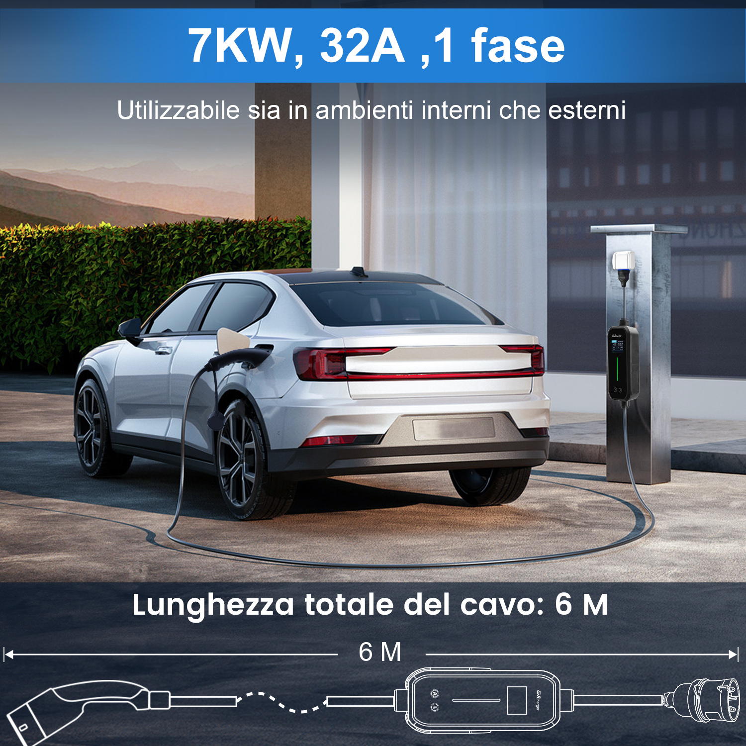 Un'auto elettrica argentata si sta caricando. Una stazione di ricarica è a destra. Testo: 7KW, 32A, 1 fase. Cavo 6 M.
