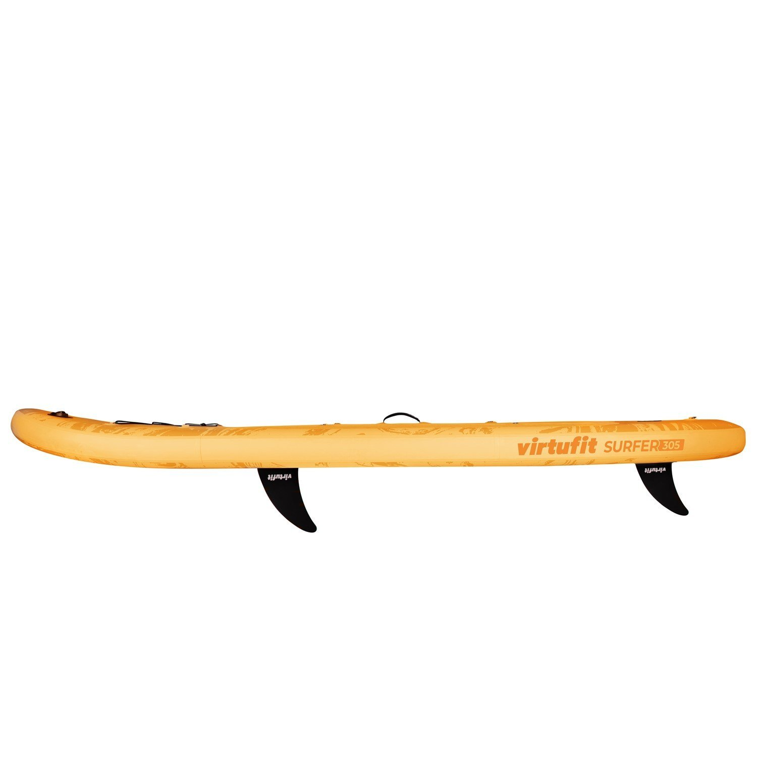 Ein orangefarbenes Virtufit Surfer 305 Surfbrett liegt horizontal. Es hat zwei schwarze Flossen. Der Hintergrund ist weiß.