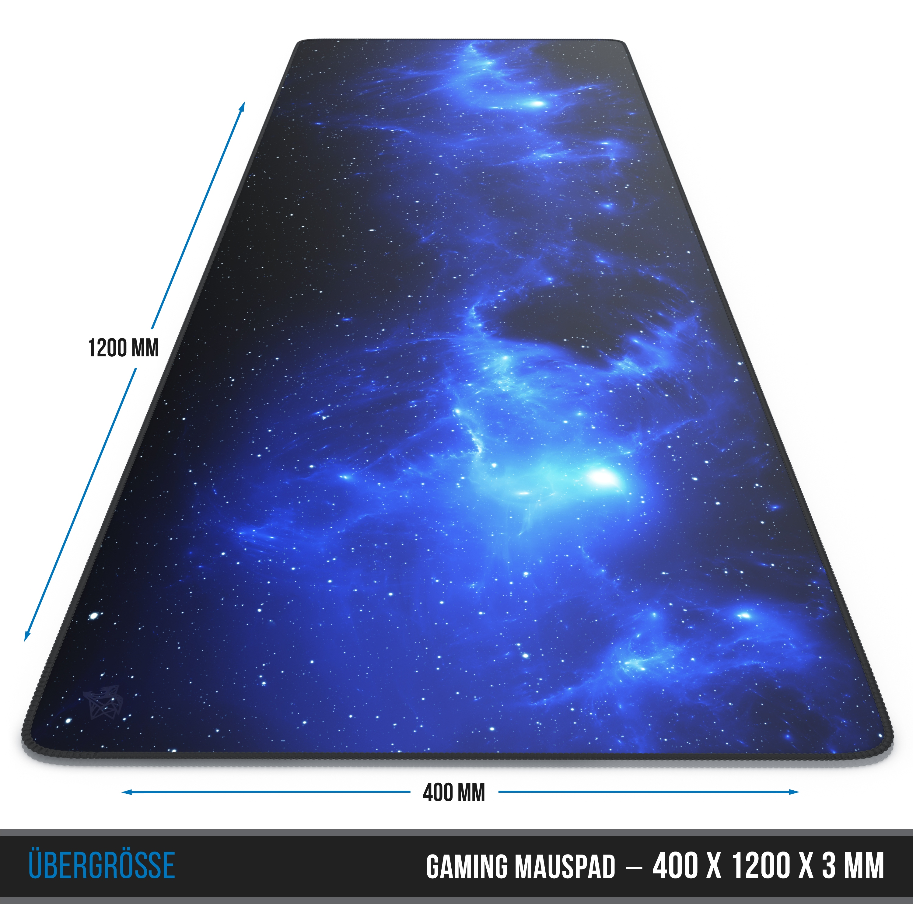 Ein großes Gaming-Mauspad mit Weltraumnebel-Design. Abmessungen: 400x1200x3mm.