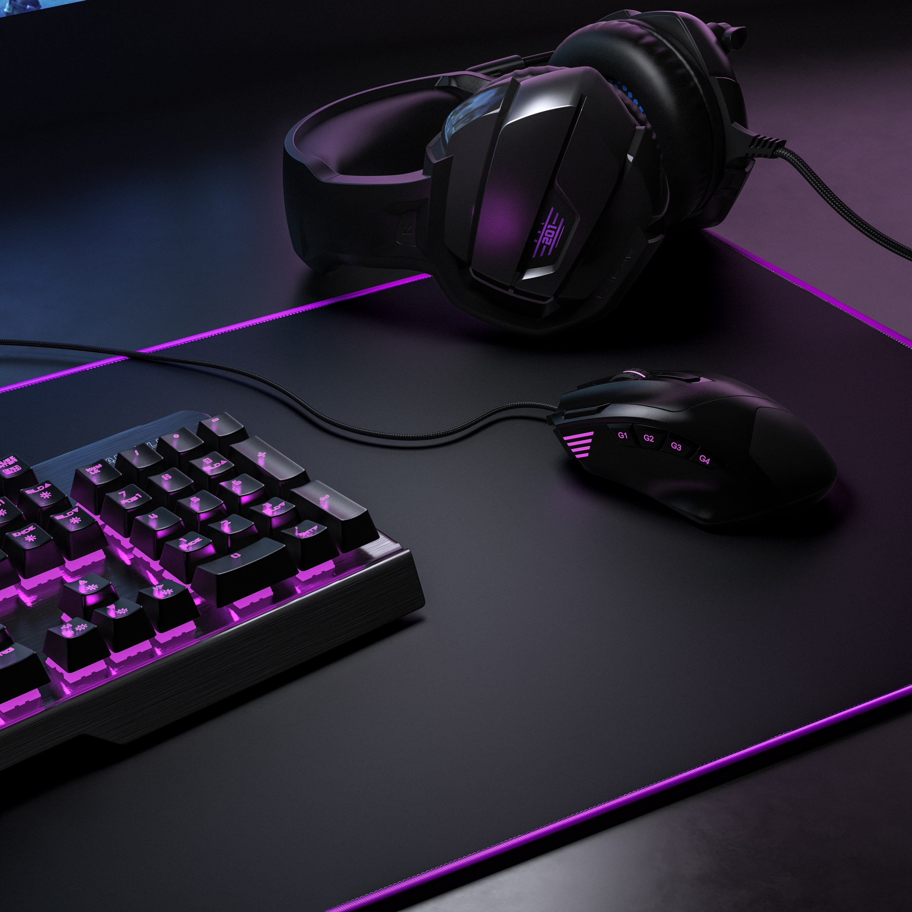 Gaming-Setup mit Headset, Tastatur und Maus auf schwarzer Oberfläche mit lila LED-Beleuchtung.