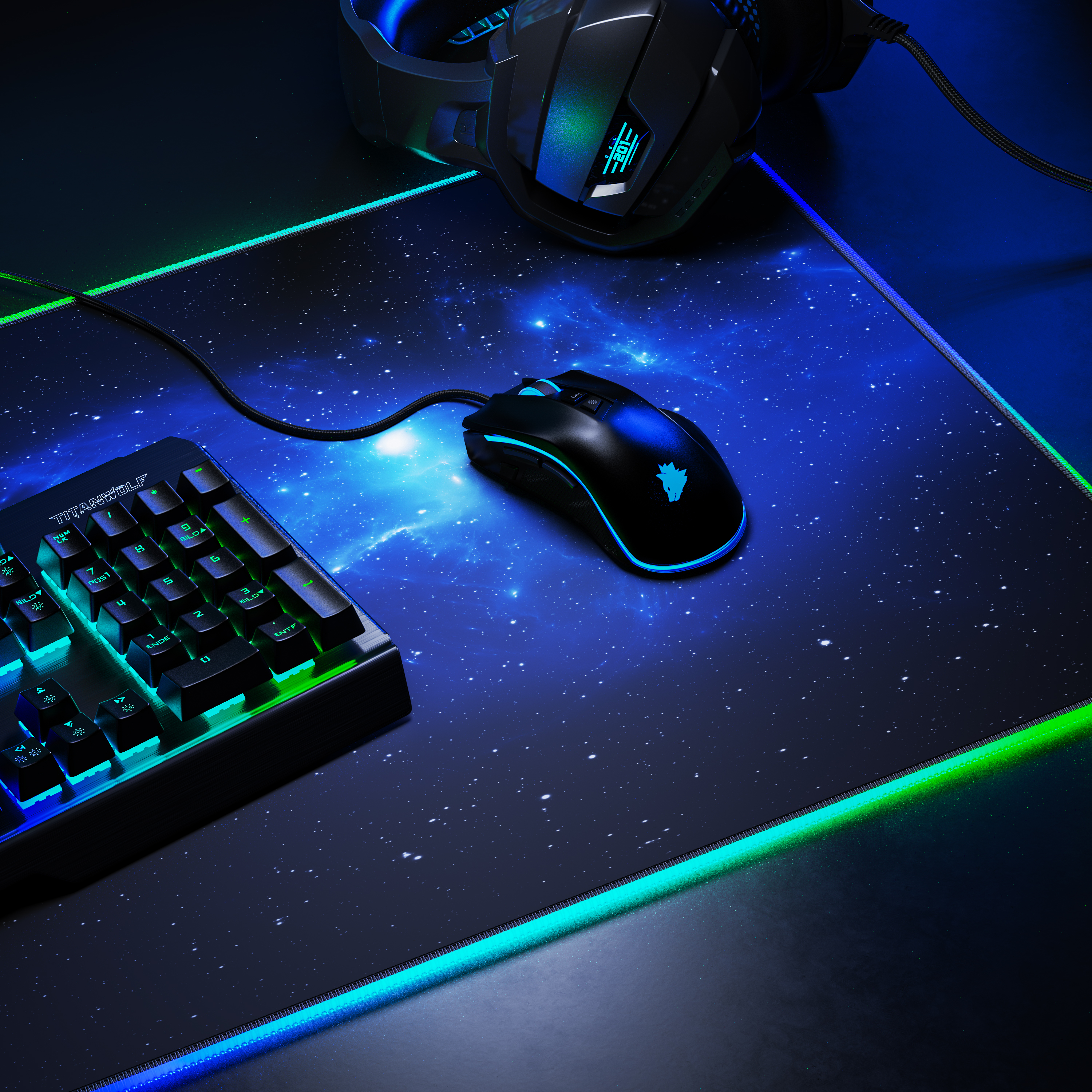 Gaming-Setup mit Tastatur, Maus und Headset auf einem sternenbesetzten Mauspad, das in Blau- und Grüntönen leuchtet.