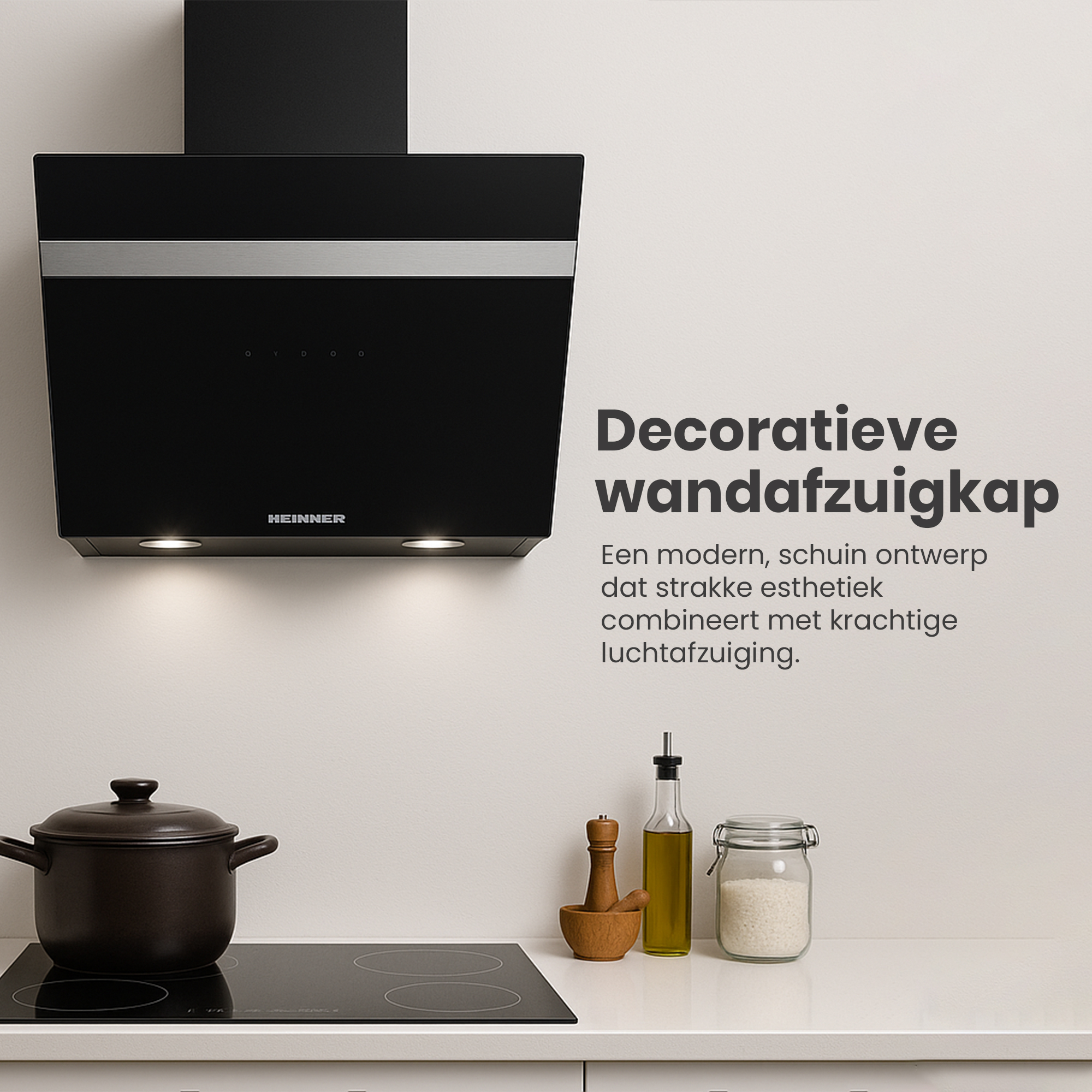Eine moderne, schwarze Dunstabzugshaube mit Lichtern über einem Herd. Ein Topf, Öl und ein Glas stehen auf der Theke.