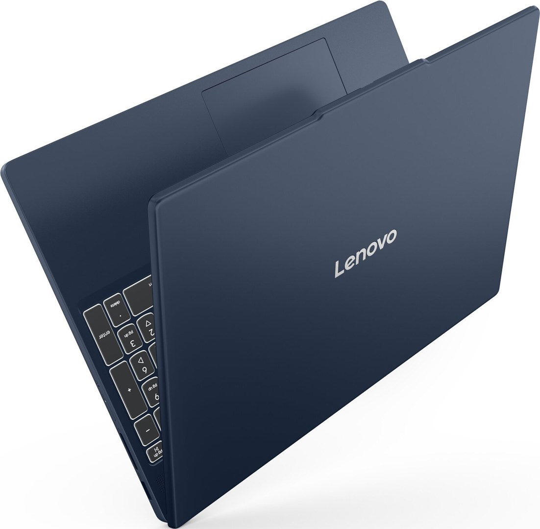 Granatowy laptop Lenovo. Ekran jest otwarty, widoczna klawiatura. Logo Lenovo jest widoczne na pokrywie.